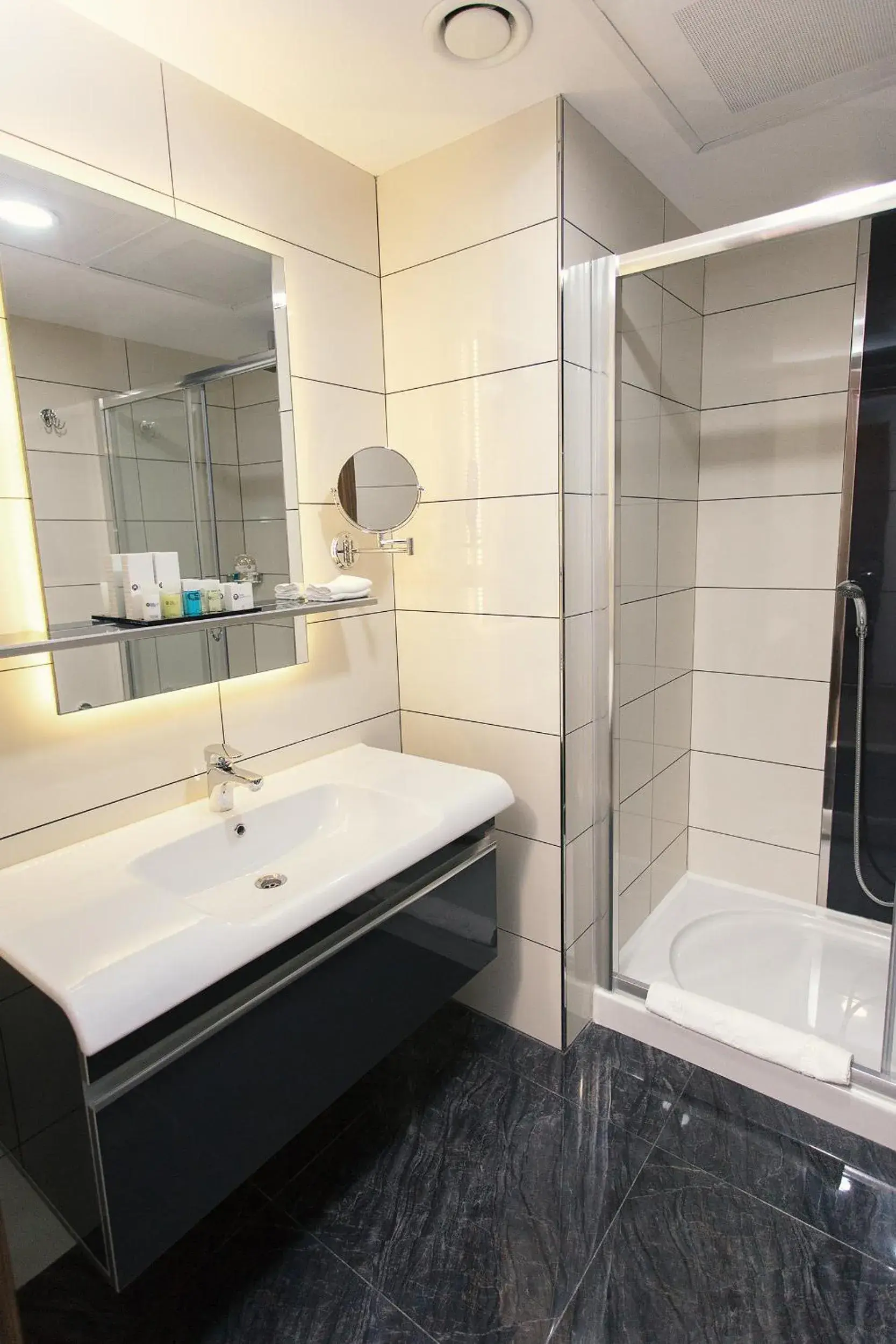 Bathroom in Fesa Business Hotel