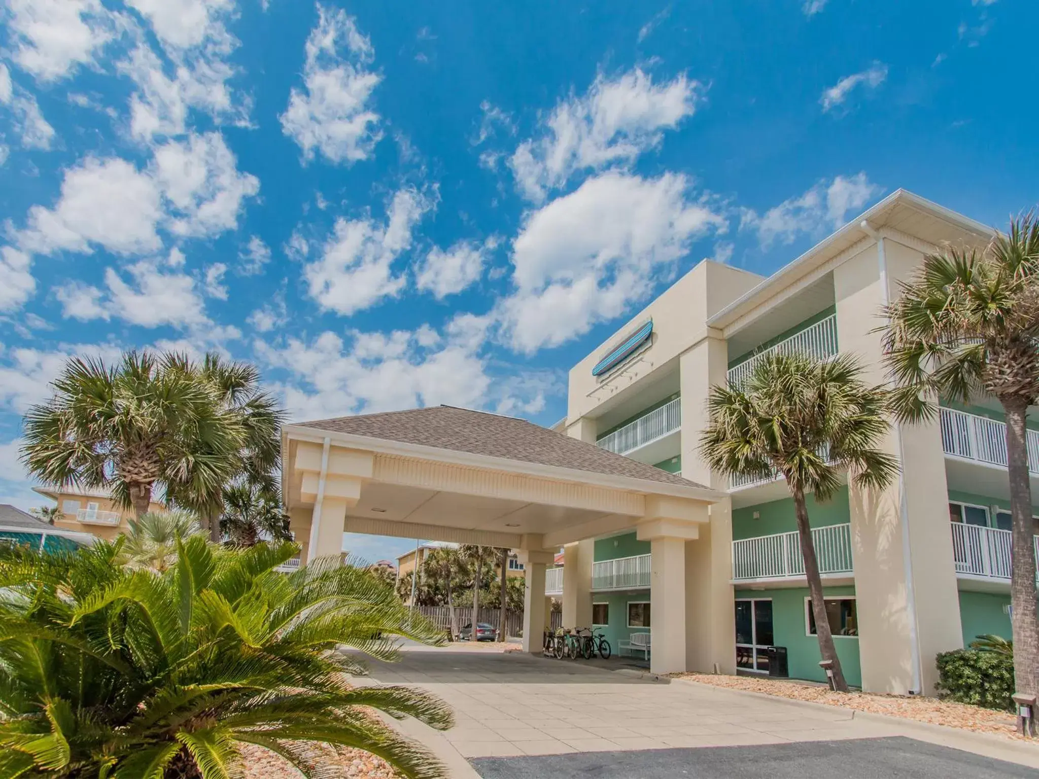 Facade/entrance in Surf & Sand Hotel Facade/entrance in Surf & Sand Hotel