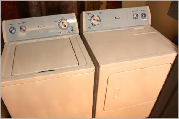 Kitchen/Kitchenette in Eagle's Den Suites in Three Rivers