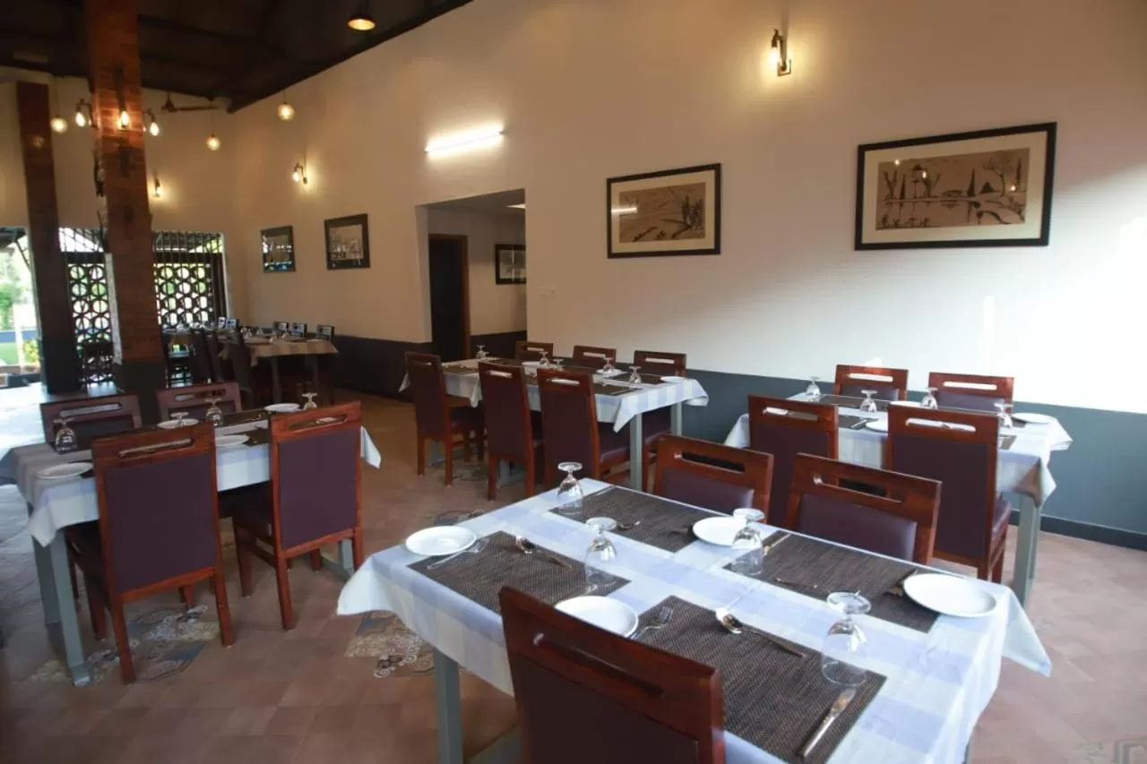 Restaurant/places to eat in GREEN PLANET HOTEL