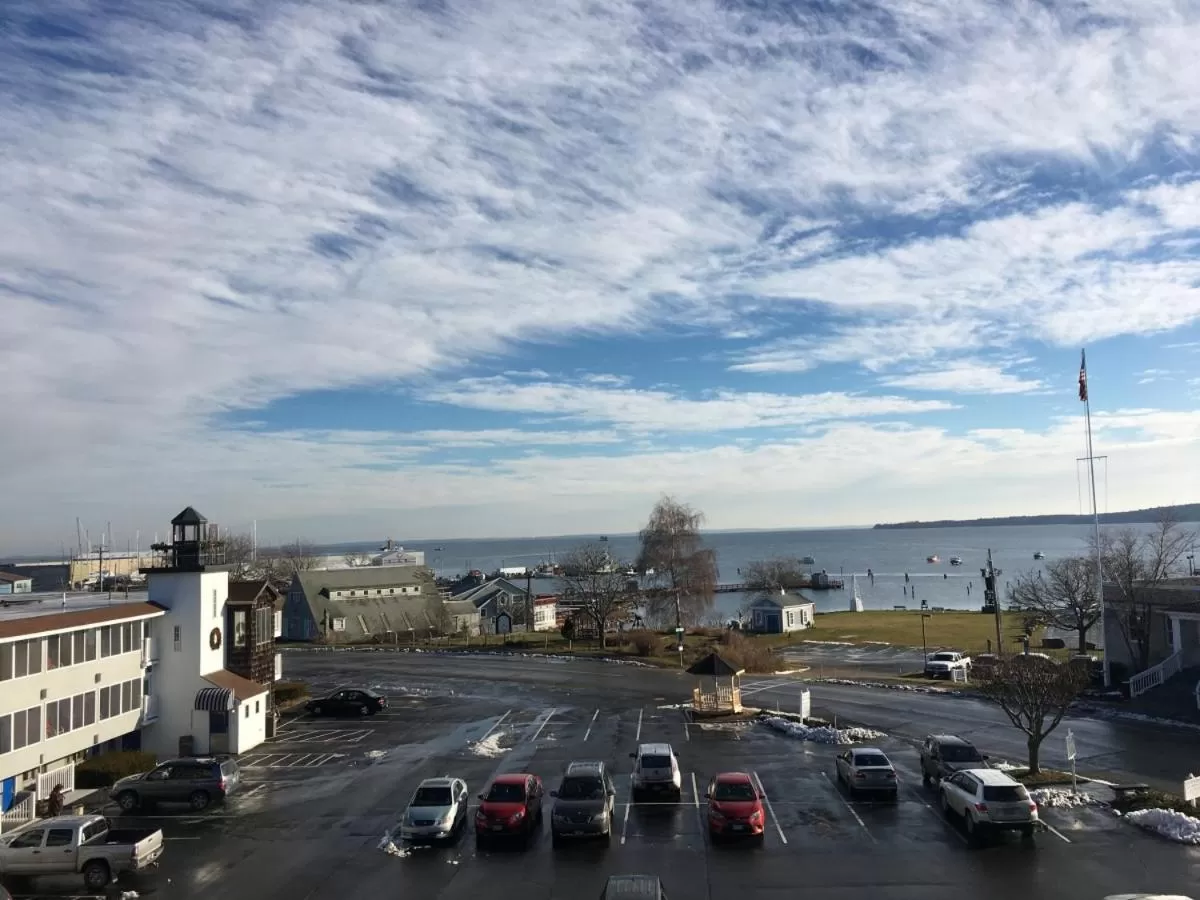 Deluxe Double Room with Balcony and Sea View in Trade Winds Inn