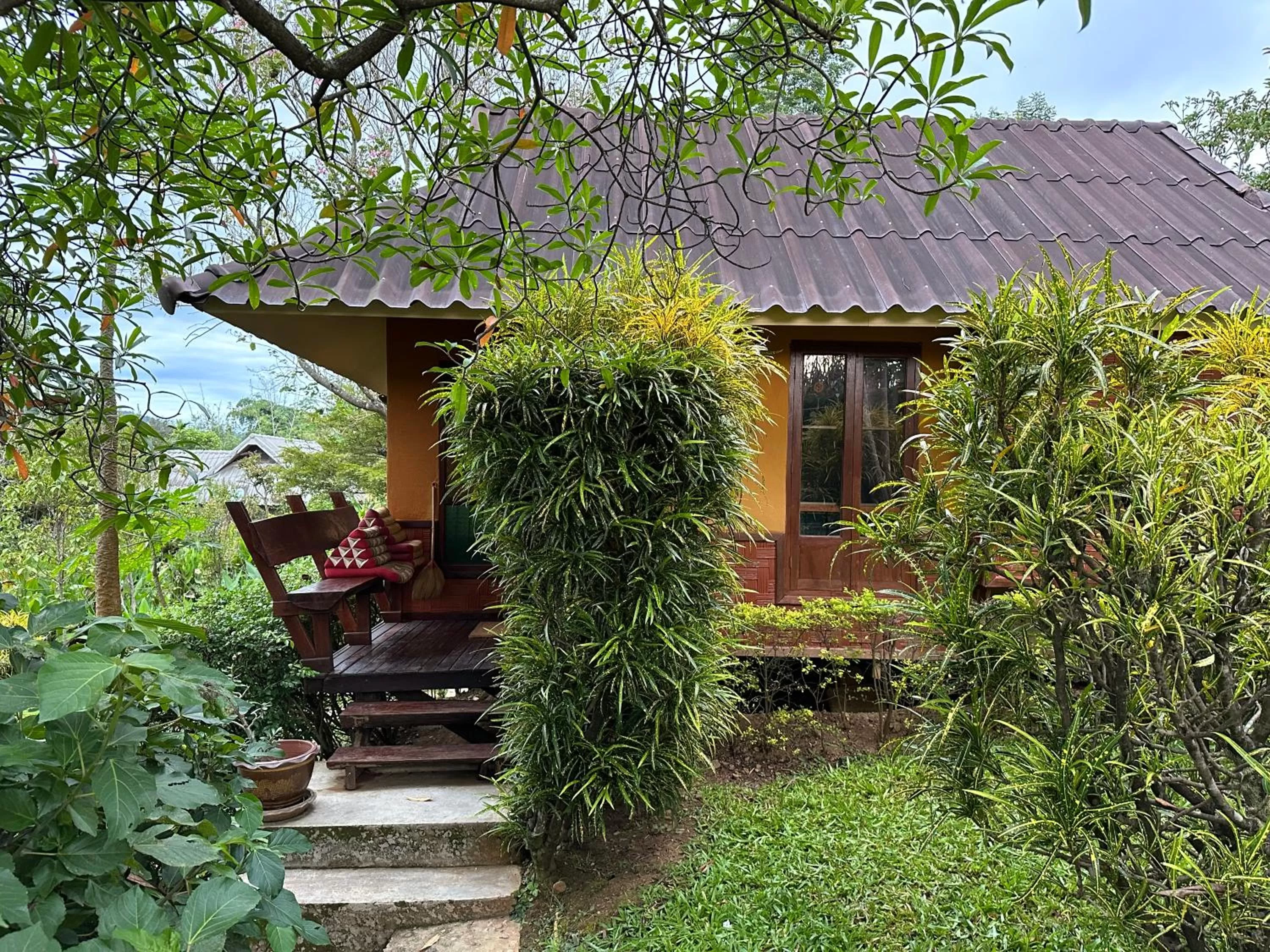 Property building in Pura Vida Pai Resort