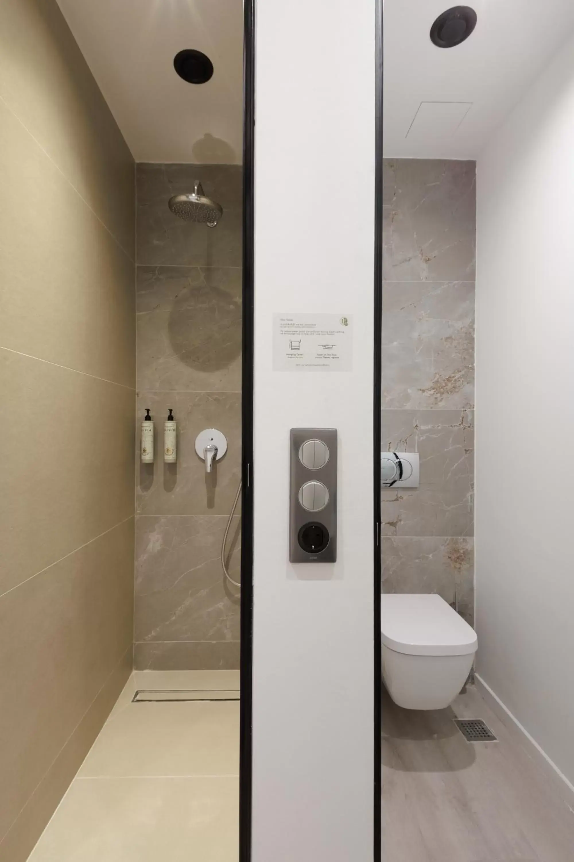 Shower, Bathroom in LUX&EASY Signature Syngrou 234