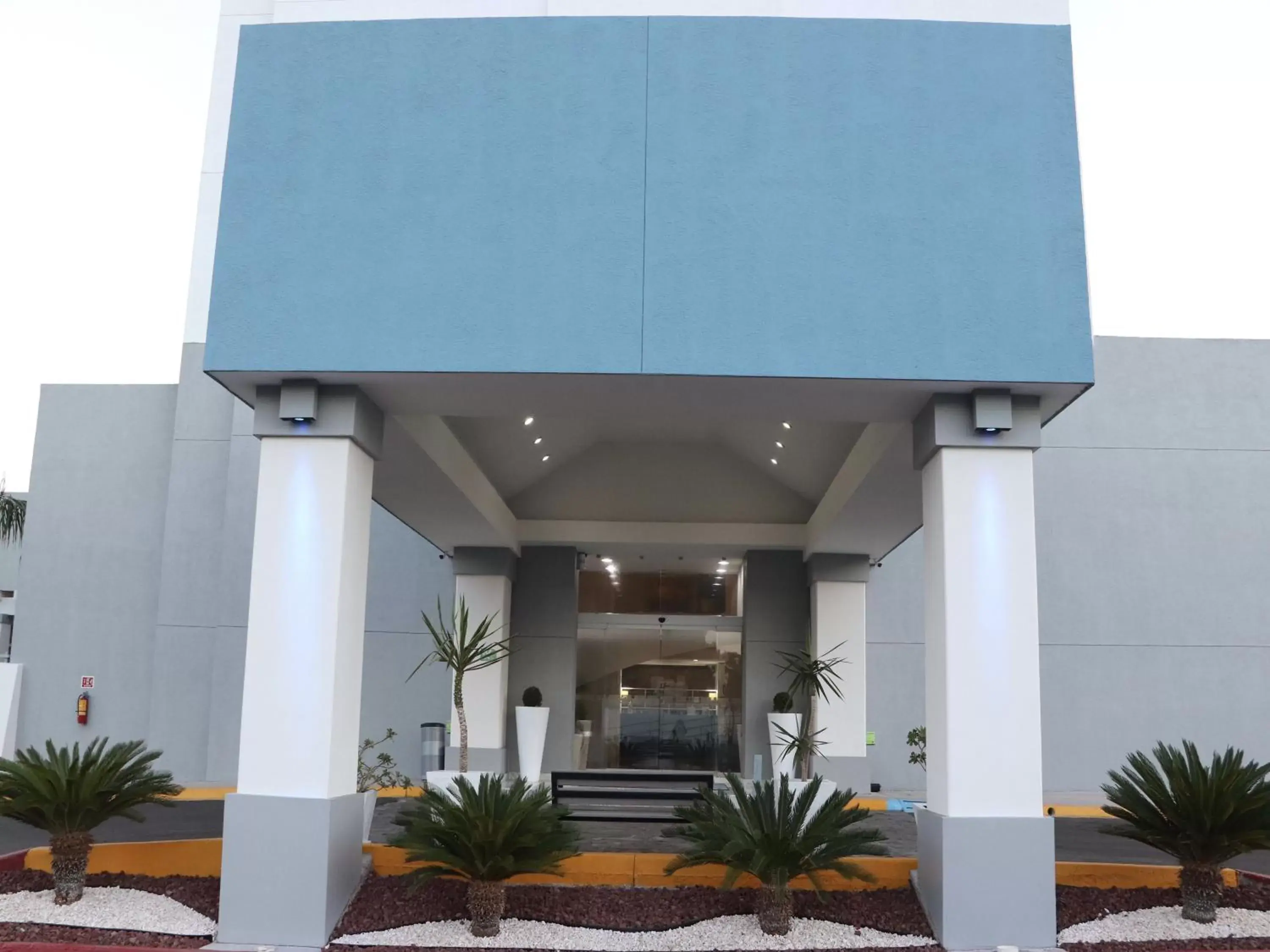 Property building in Holiday Inn Express Guaymas, an IHG Hotel