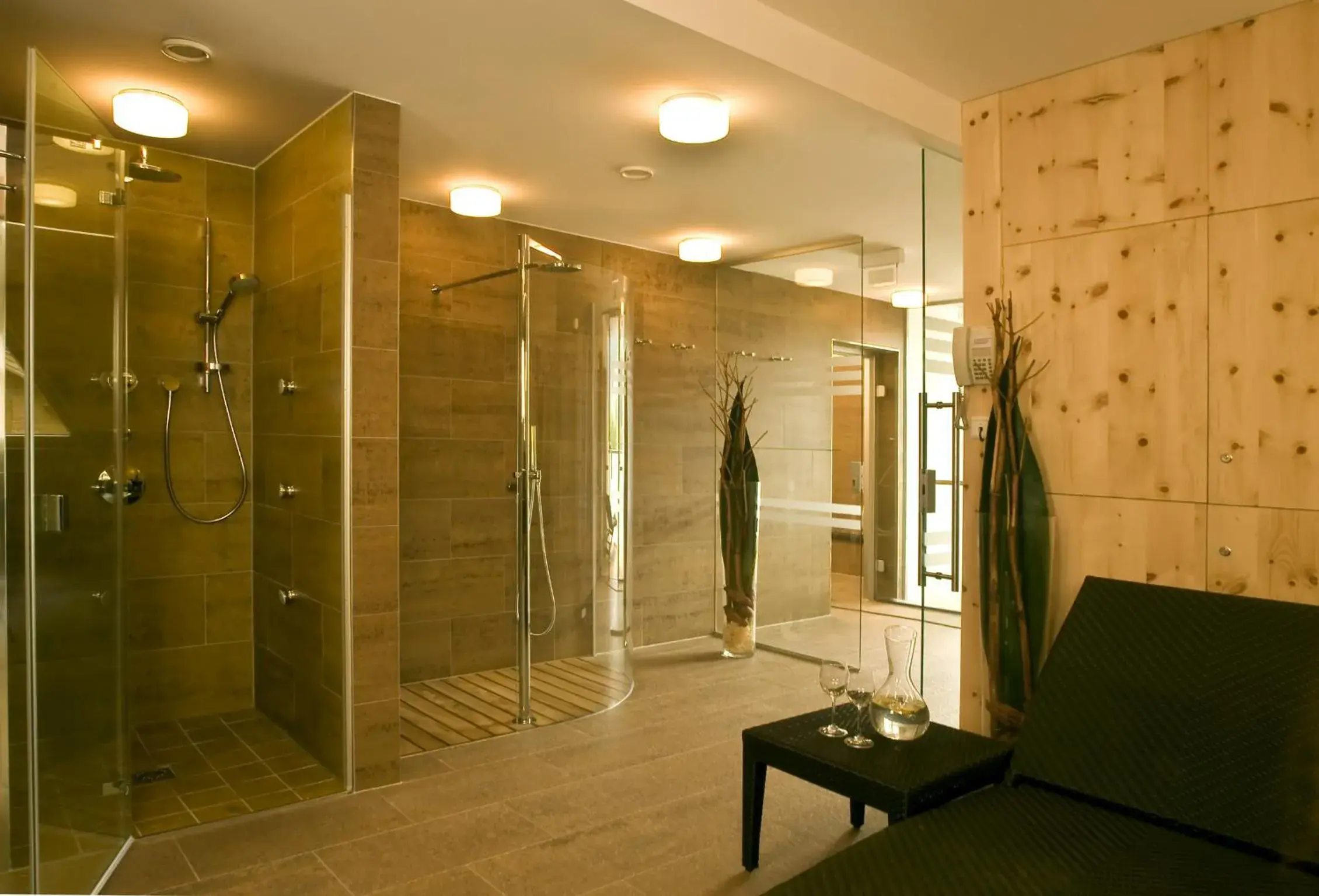 Spa and wellness centre/facilities, Bathroom in Hotel Zum Hirschen