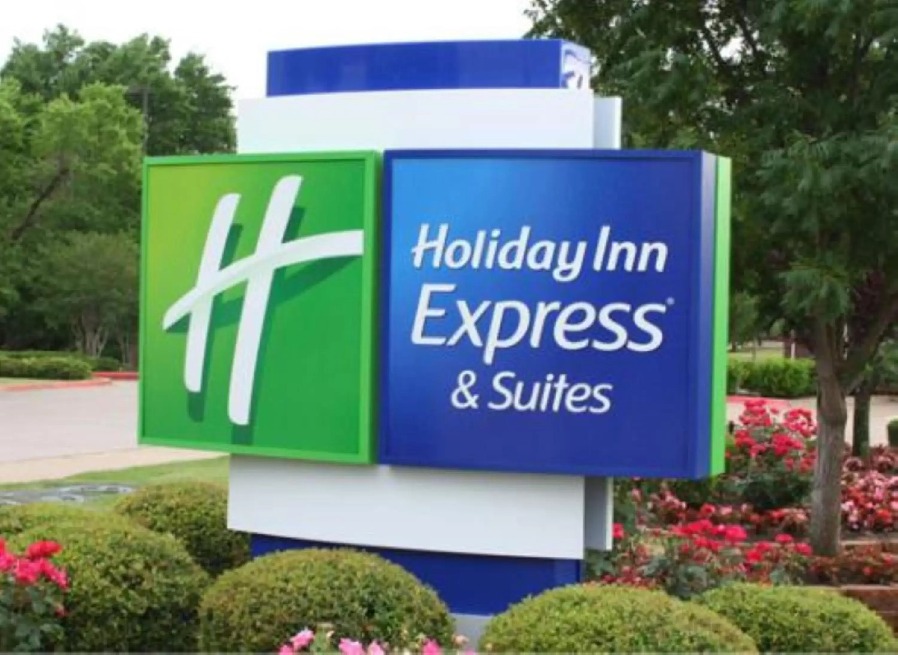 Property Building in Holiday Inn Express - Starke, an IHG Hotel