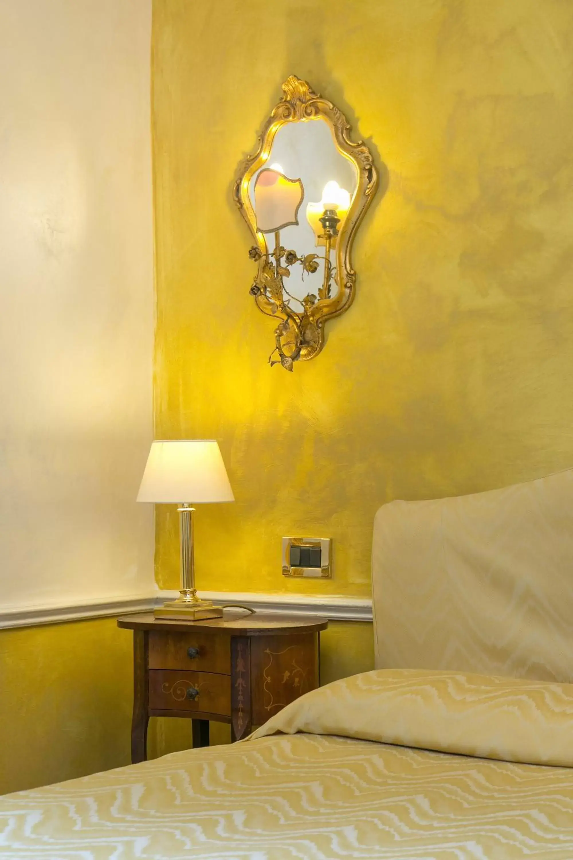 Triple Room in Hotel Pantalon Triple Room in Hotel Pantalon