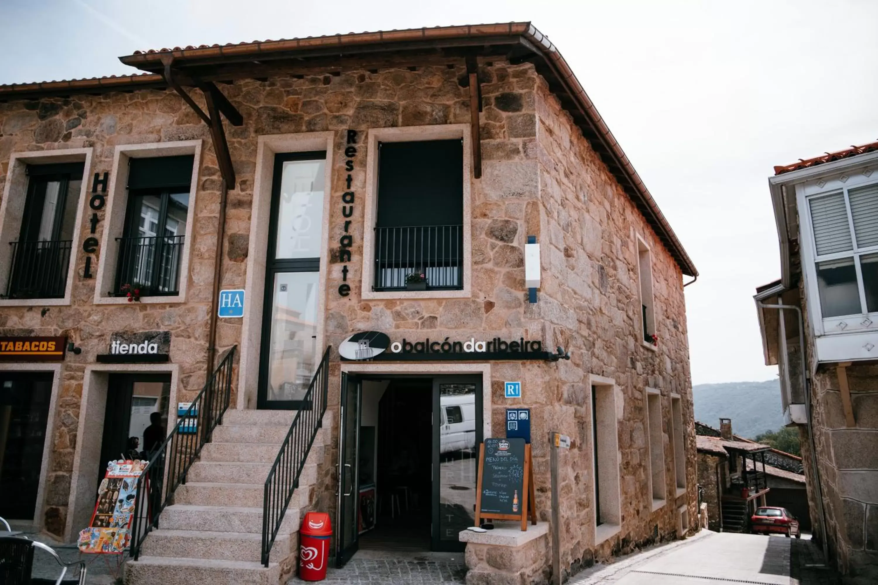 Property Building in O balcón da ribeira