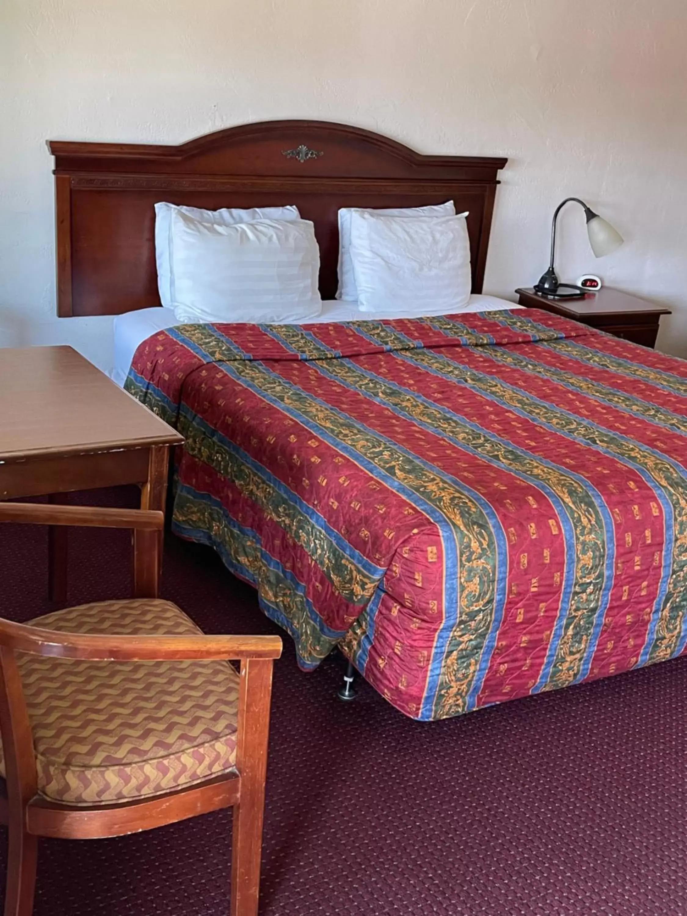 Bed in Villa West Motel