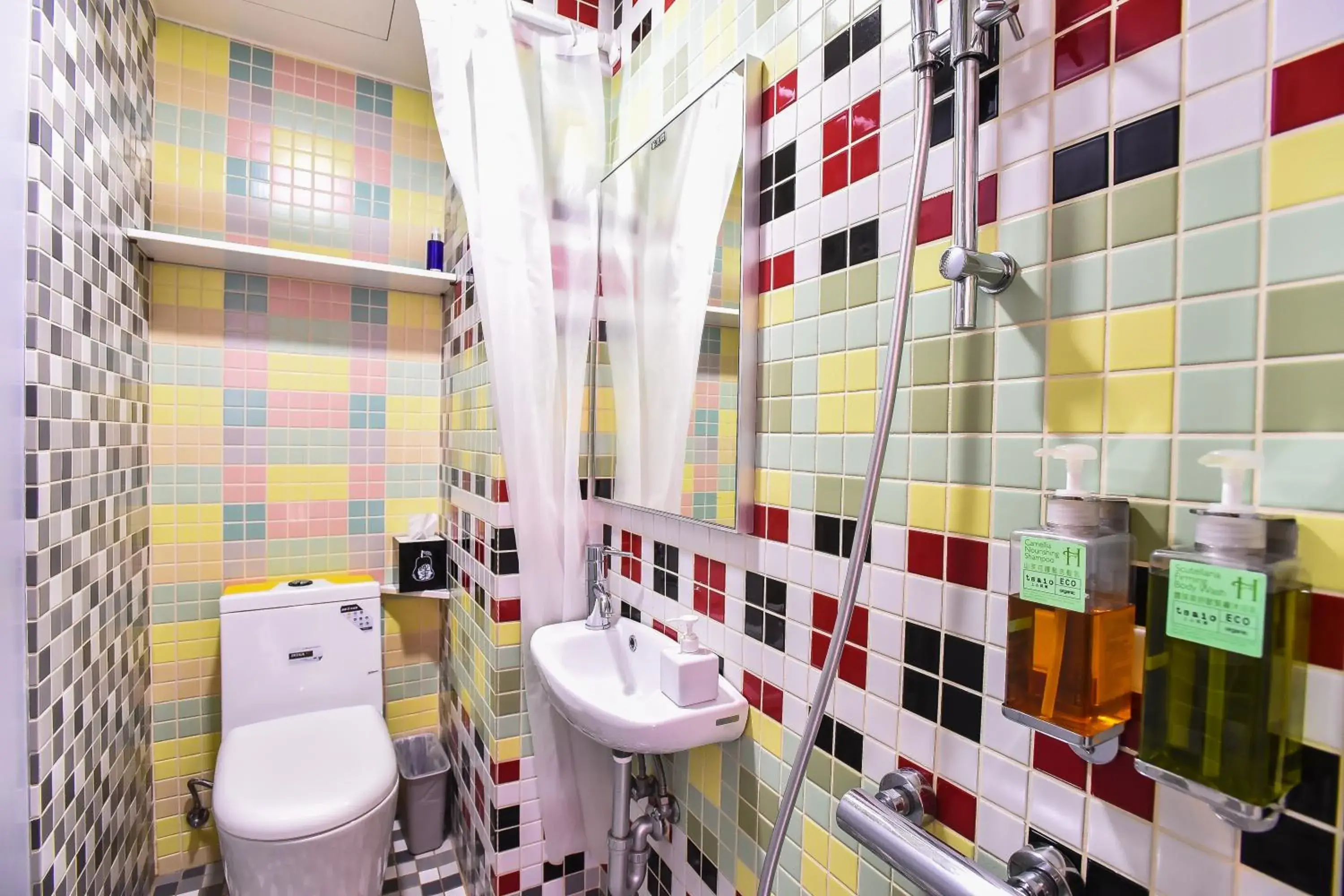 Bathroom in Rainbow Island B&b