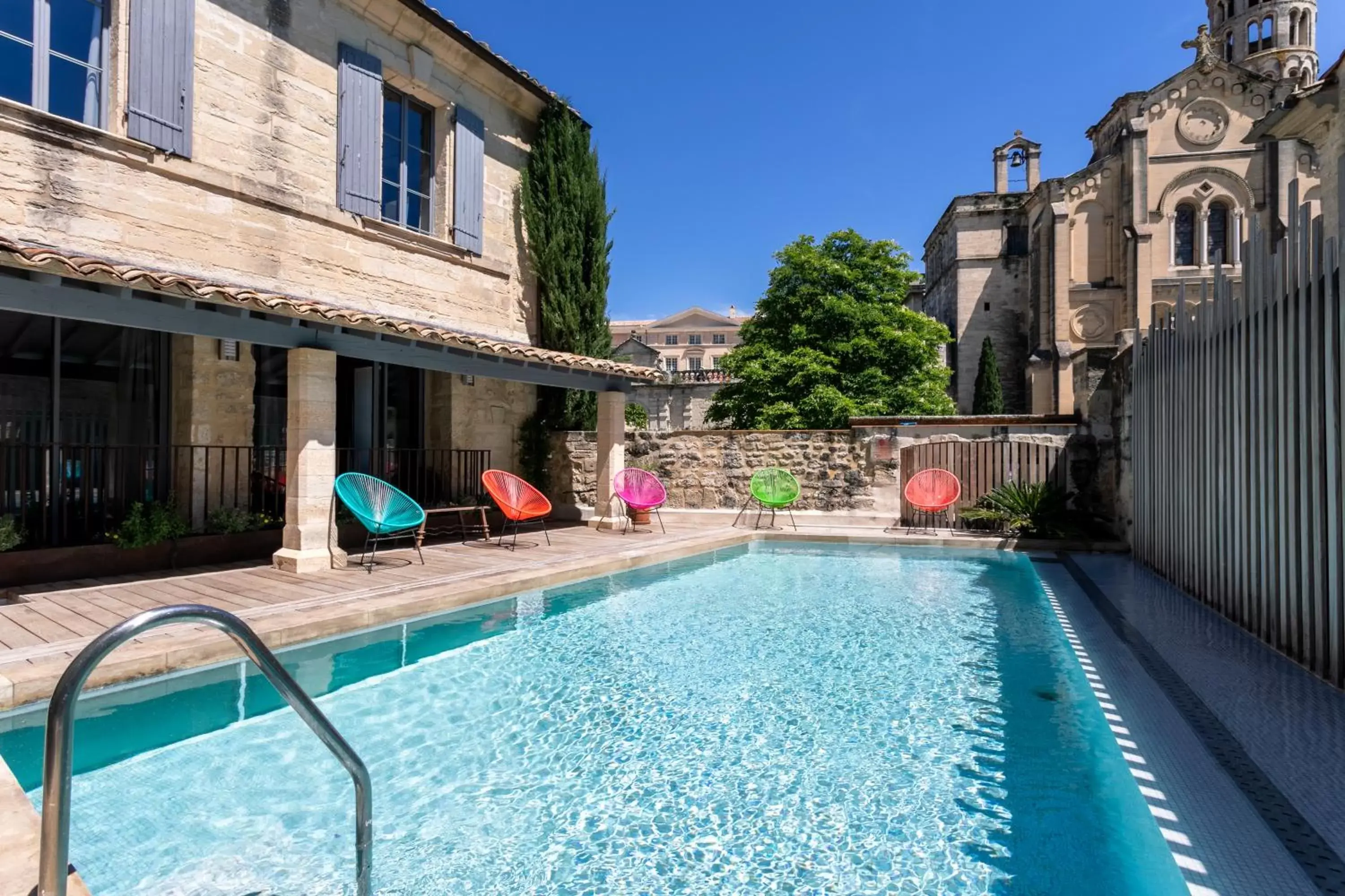 Nearby landmark, Swimming Pool in Boutique Hôtel Entraigues