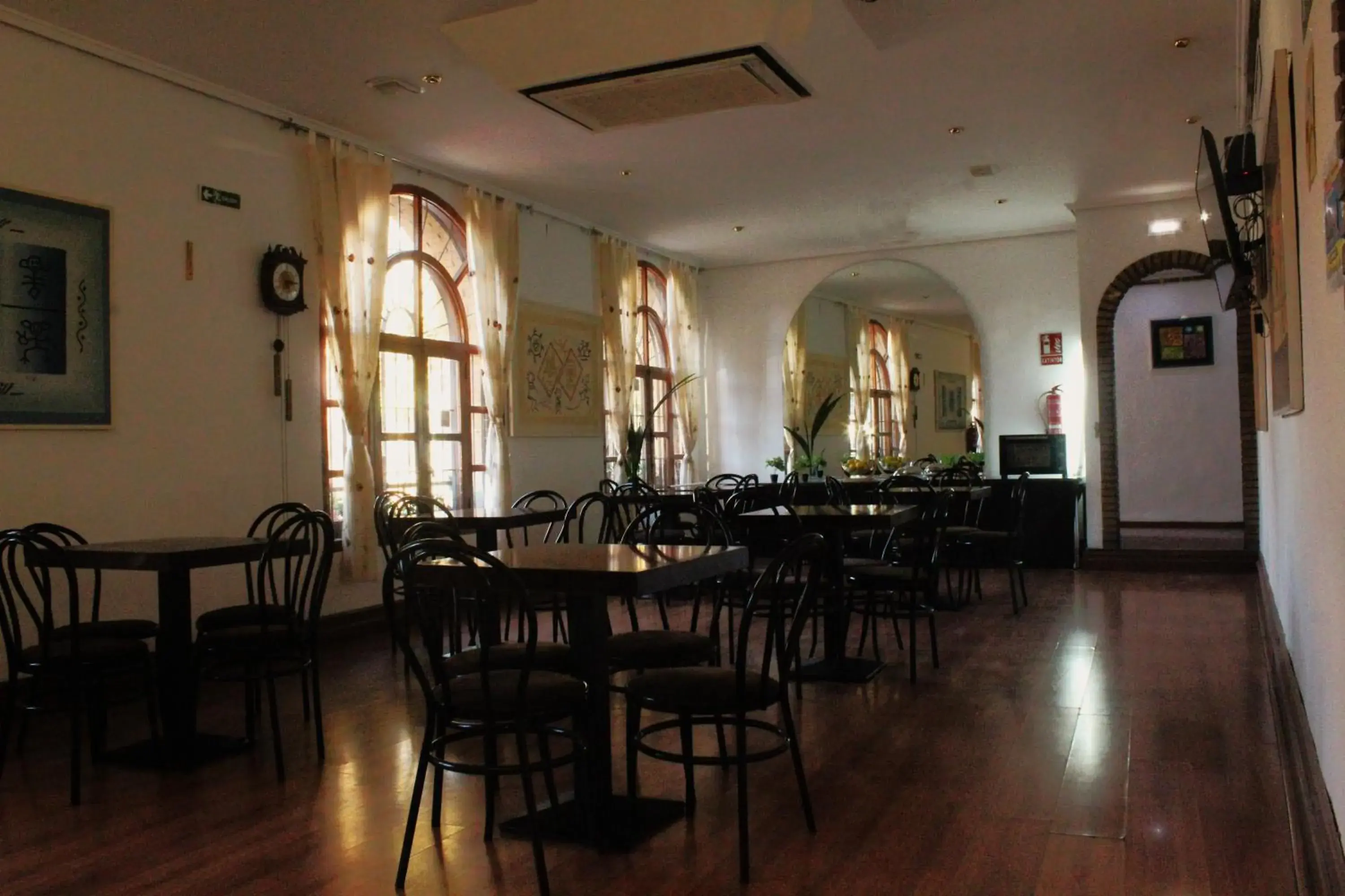 Communal lounge/ TV room, Restaurant/Places to Eat in Hotel Sundos Feria Valencia