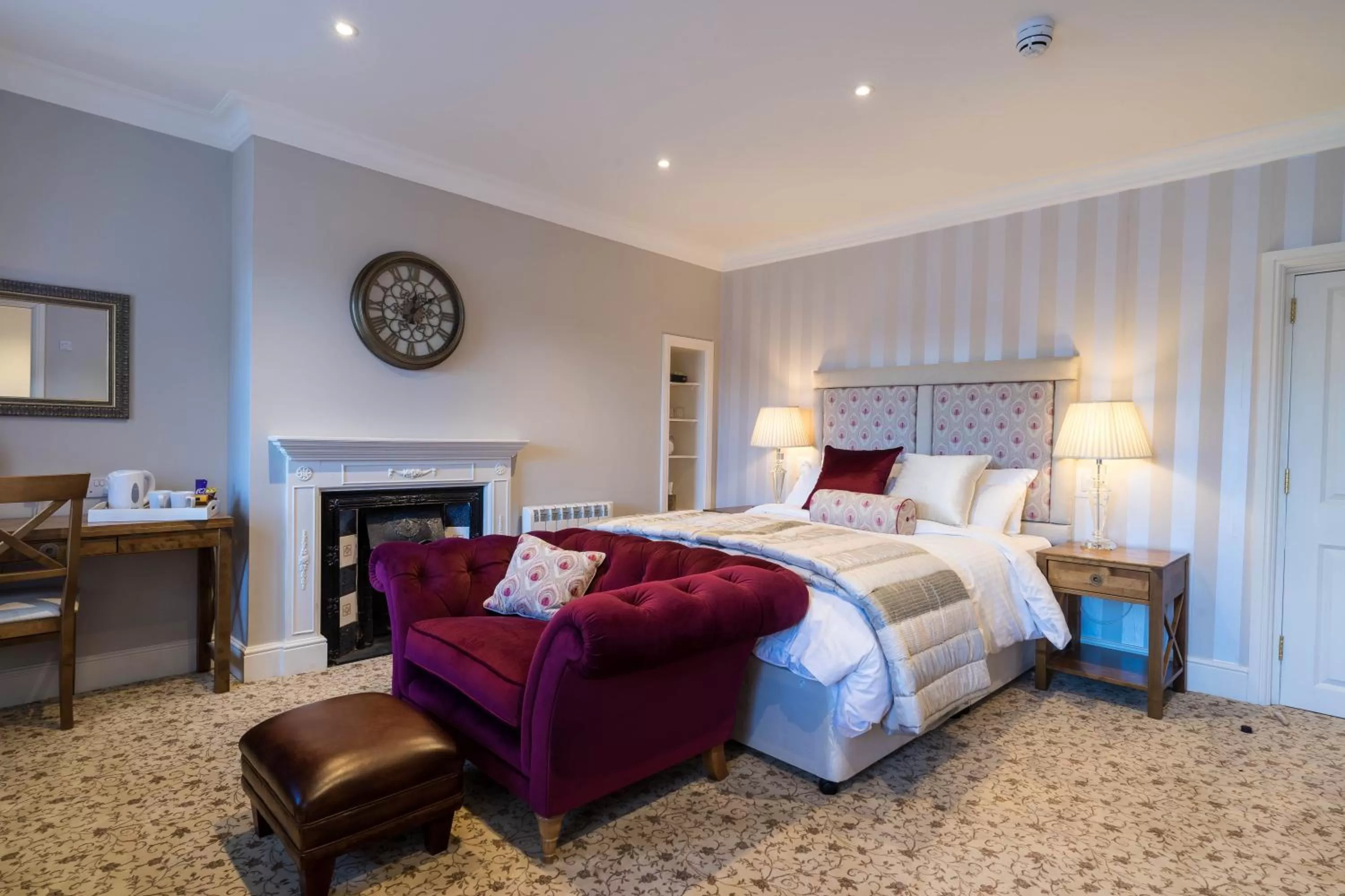 Bed in Greyhound Inn Wilton