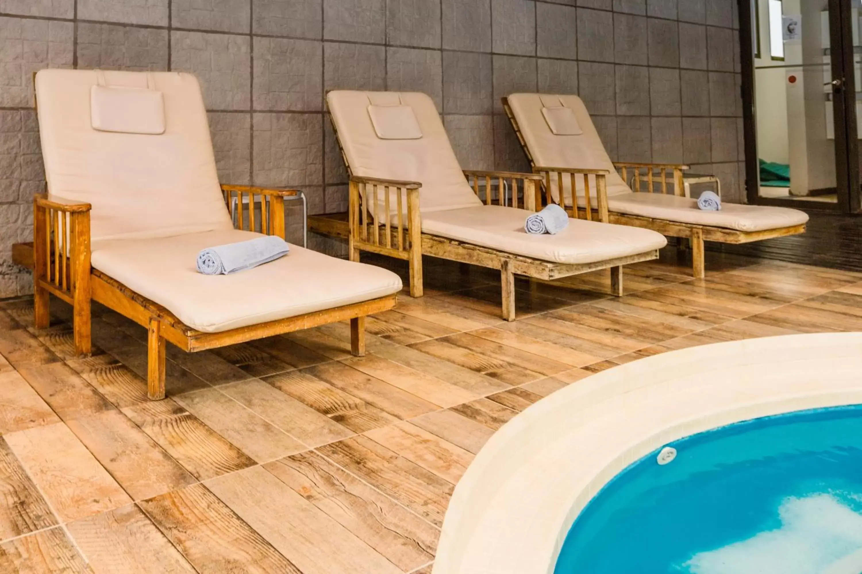 Swimming Pool in Exe Hotel Cataratas