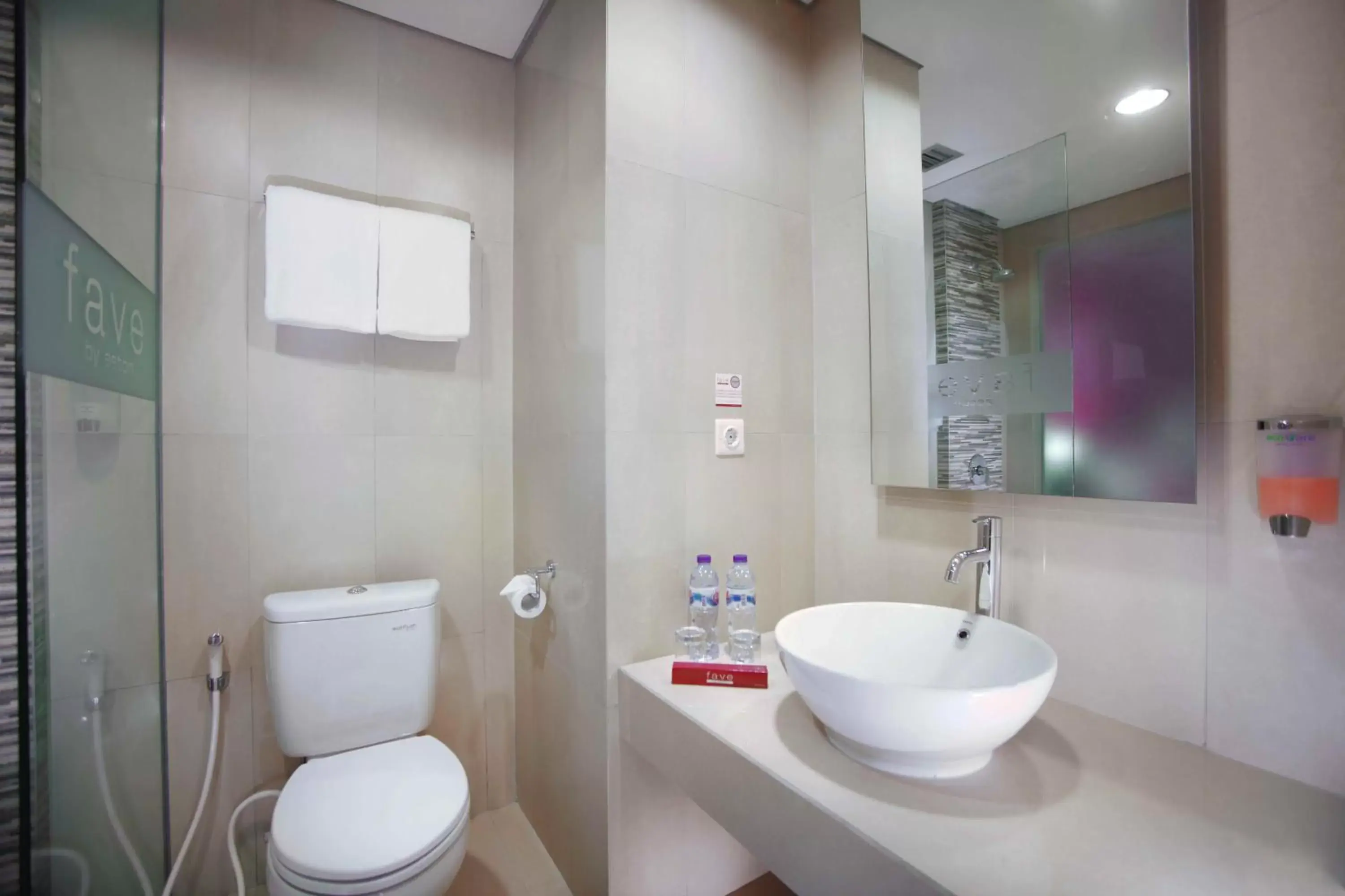 Bathroom in favehotel Padjajaran Bogor