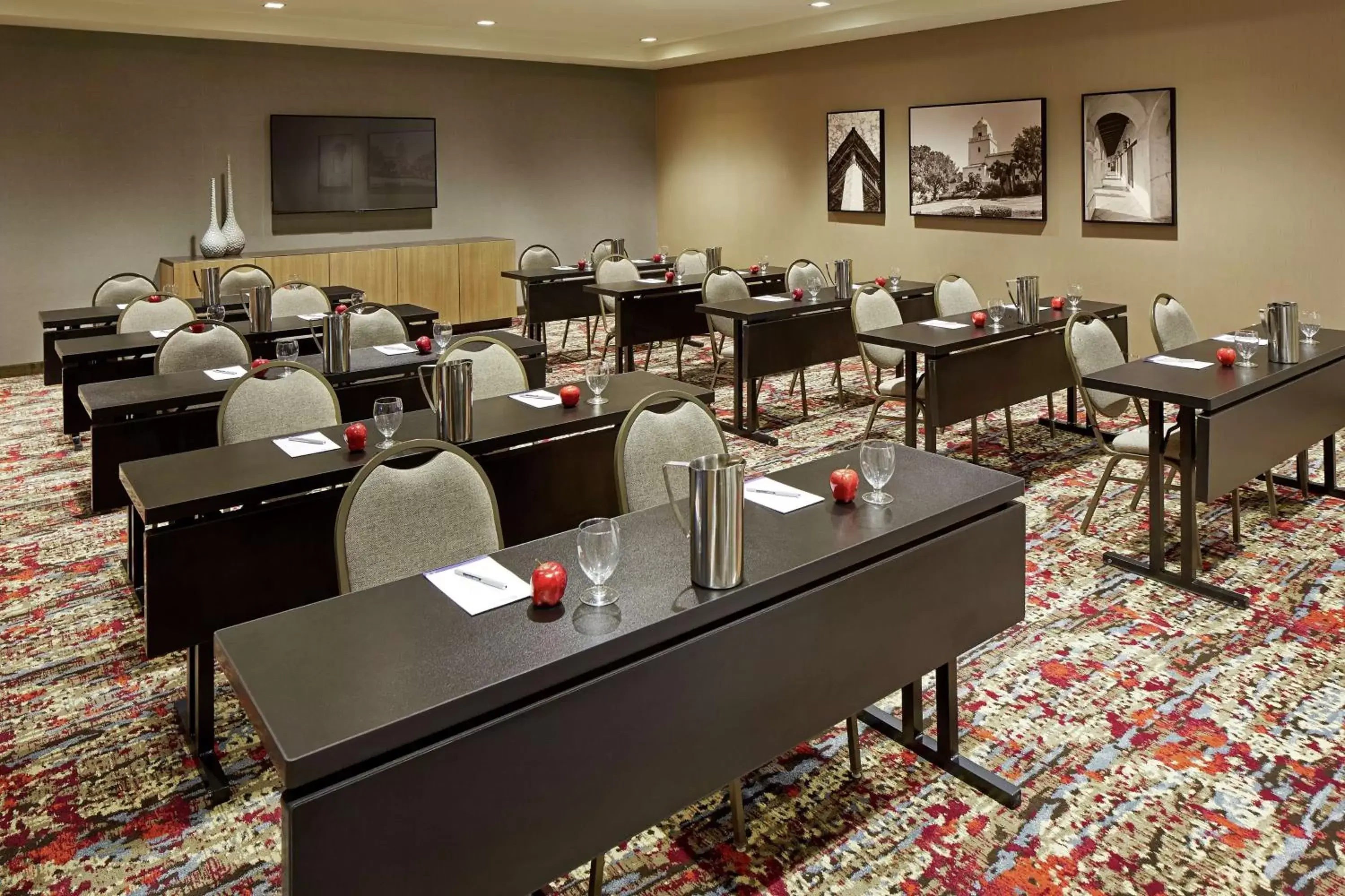 Meeting/conference room, Restaurant/Places to Eat in Hilton Garden Inn San Diego Old Town/Sea World Area