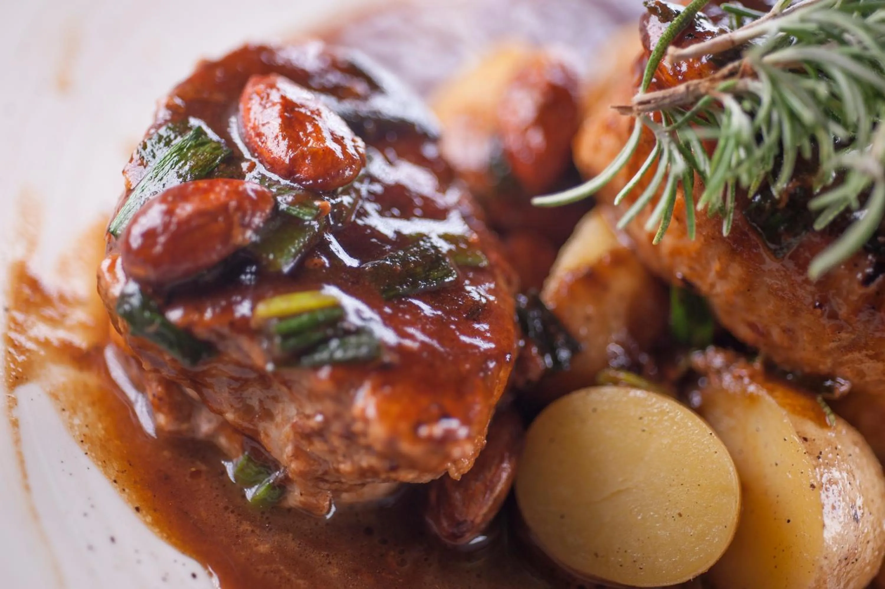 Restaurant/places to eat in Hotel Moskva