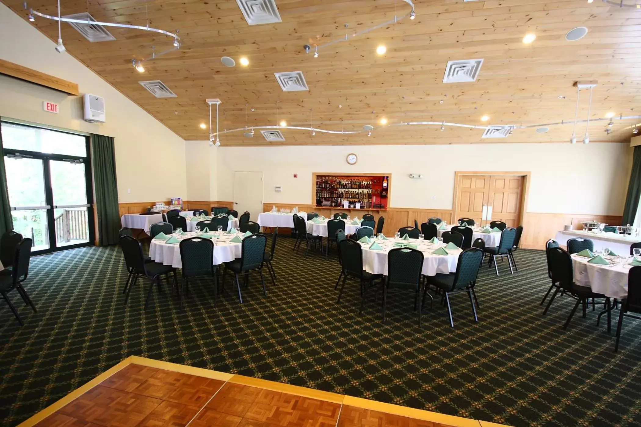 Banquet/Function facilities, Restaurant/Places to Eat in Maple Hill Farm Inn