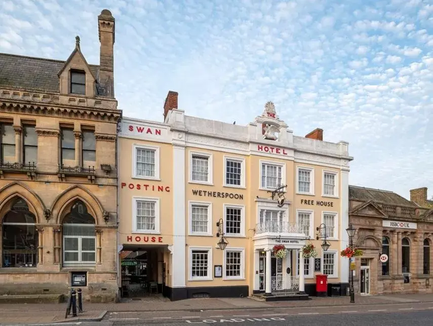 Property Building in The Swan Hotel Wetherspoon