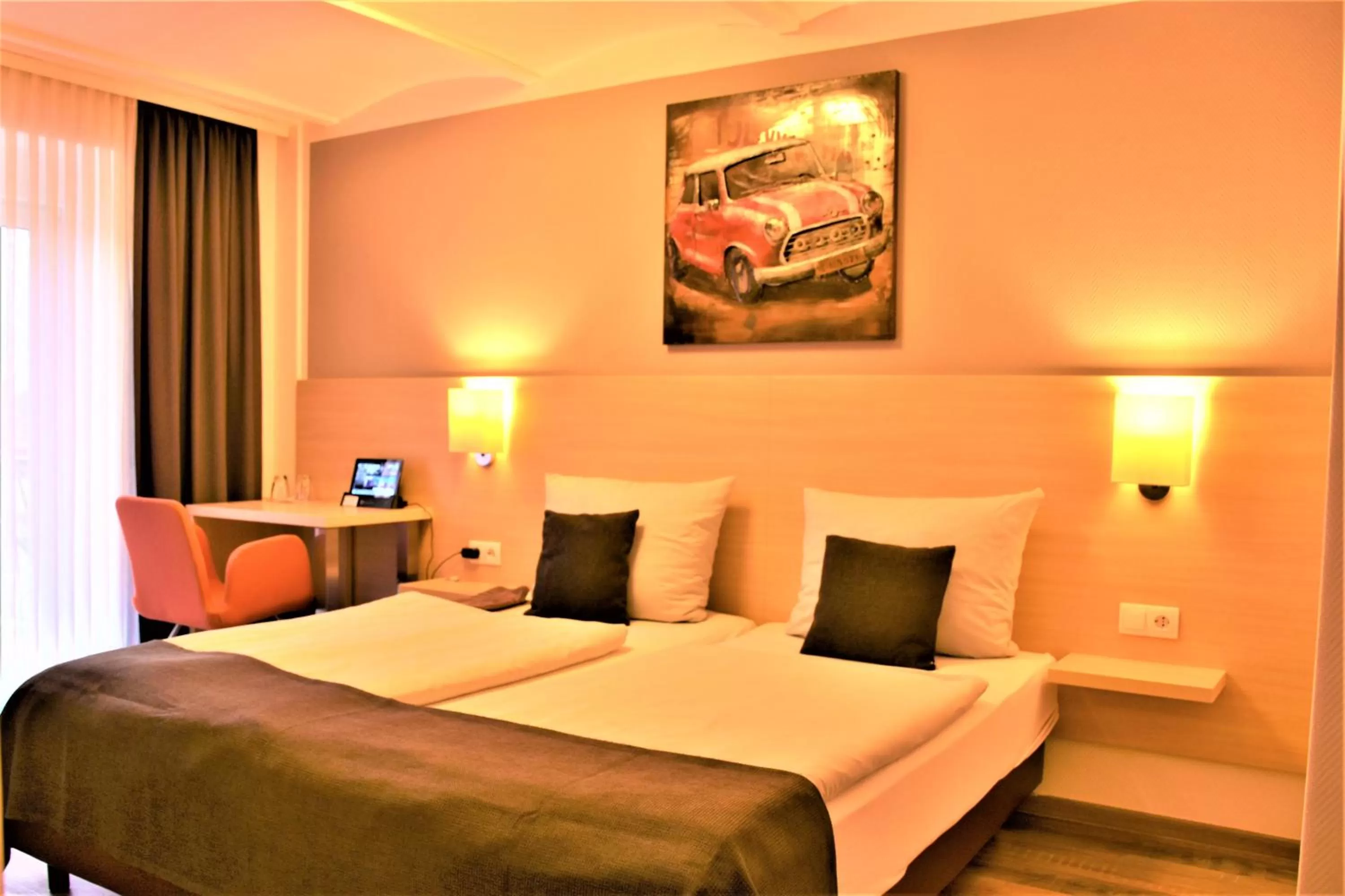 Photo of the whole room, Bed in Altes Eishaus, Hotel & Restaurant