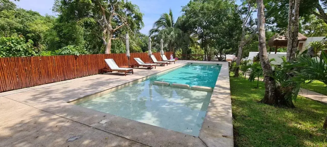 Pool view, Swimming Pool in Mi Kasa Tu Kasa Bacalar by Nah Hotels