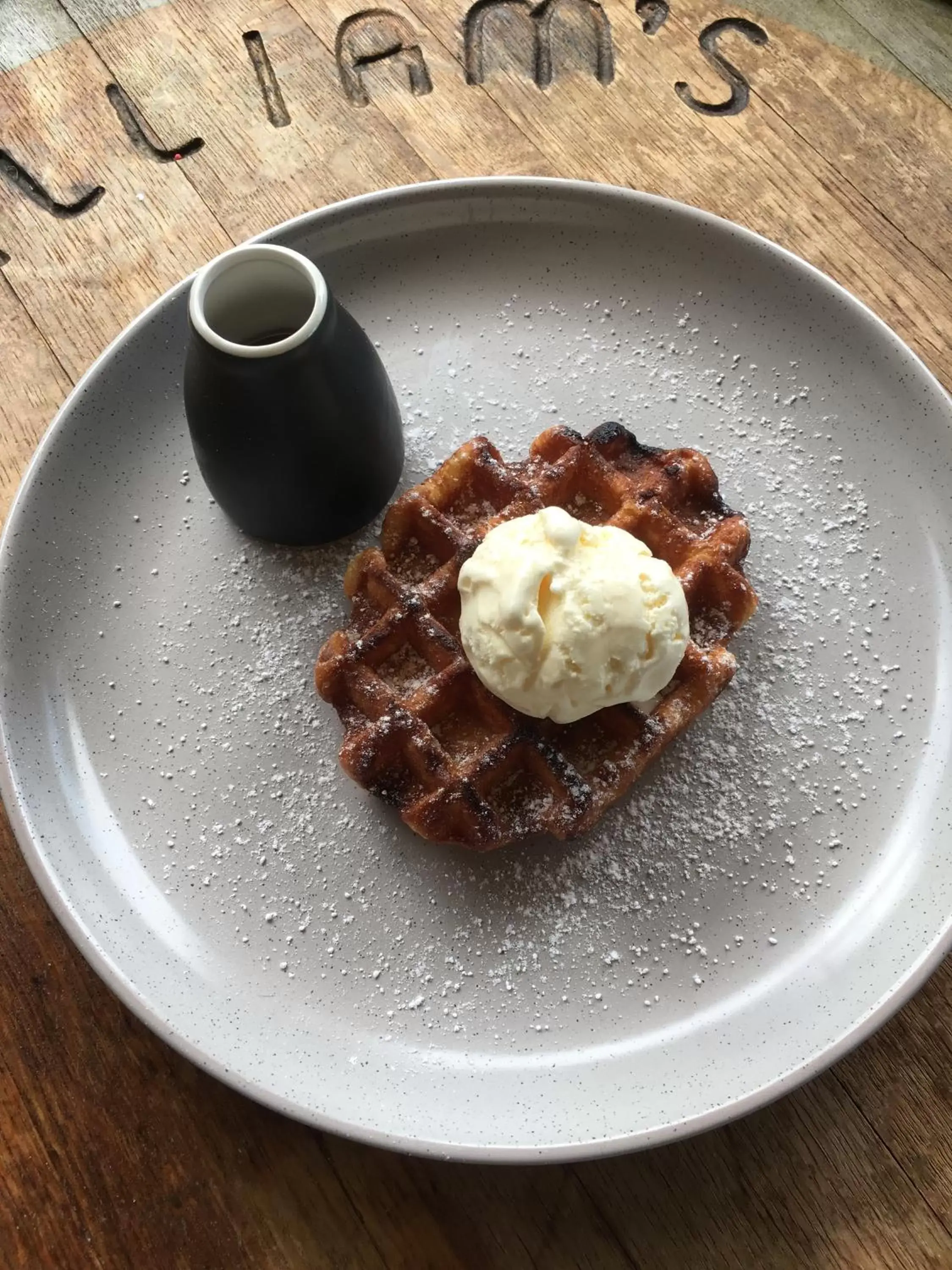 Breakfast in Quality Inn Carriage House Breakfast in Quality Inn Carriage House