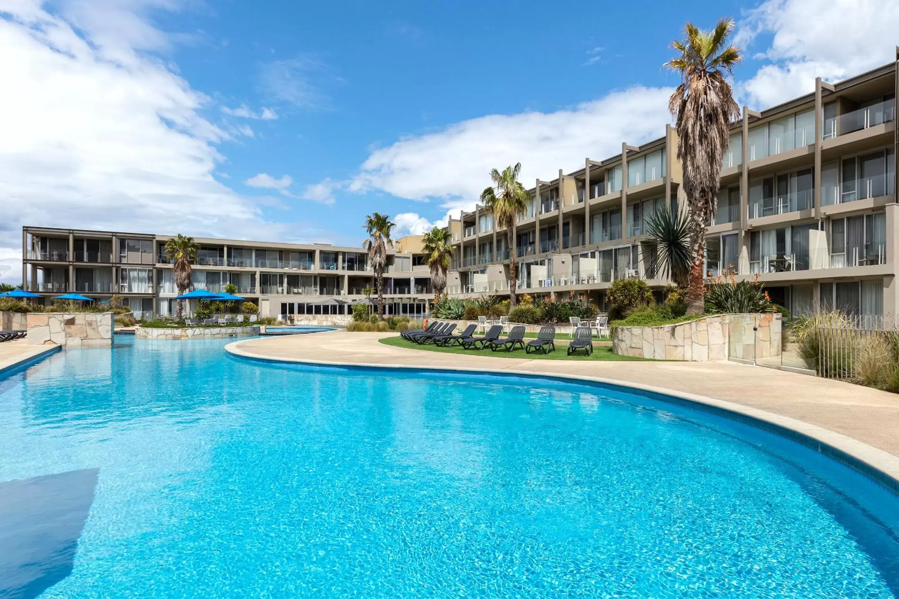 Swimming pool, Property Building in Wyndham Resort Torquay