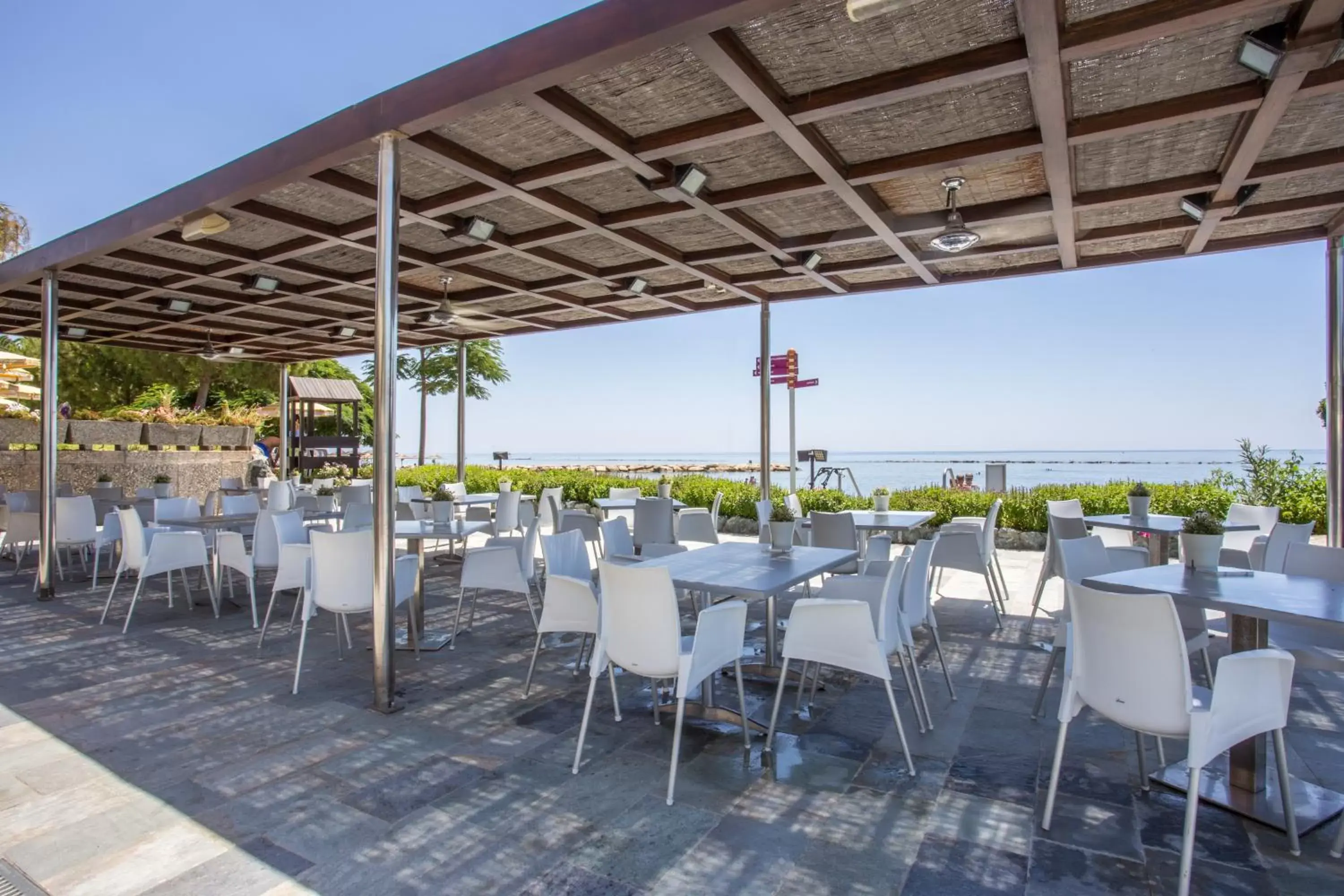 Restaurant/Places to Eat in Crowne Plaza Limassol, an IHG Hotel