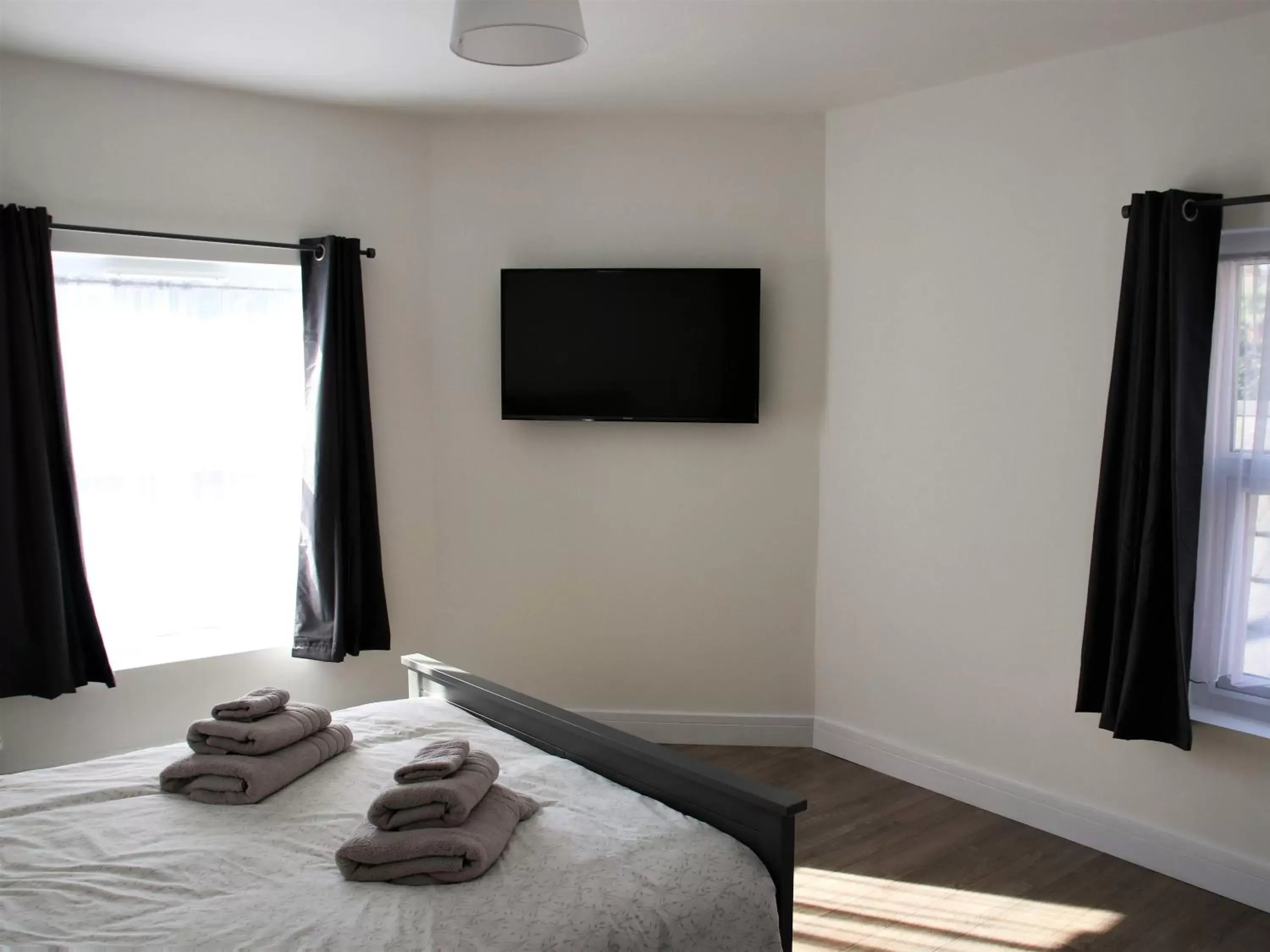 Deluxe Double Room with Shower in The Swan Inn Deluxe Double Room with Shower in The Swan Inn