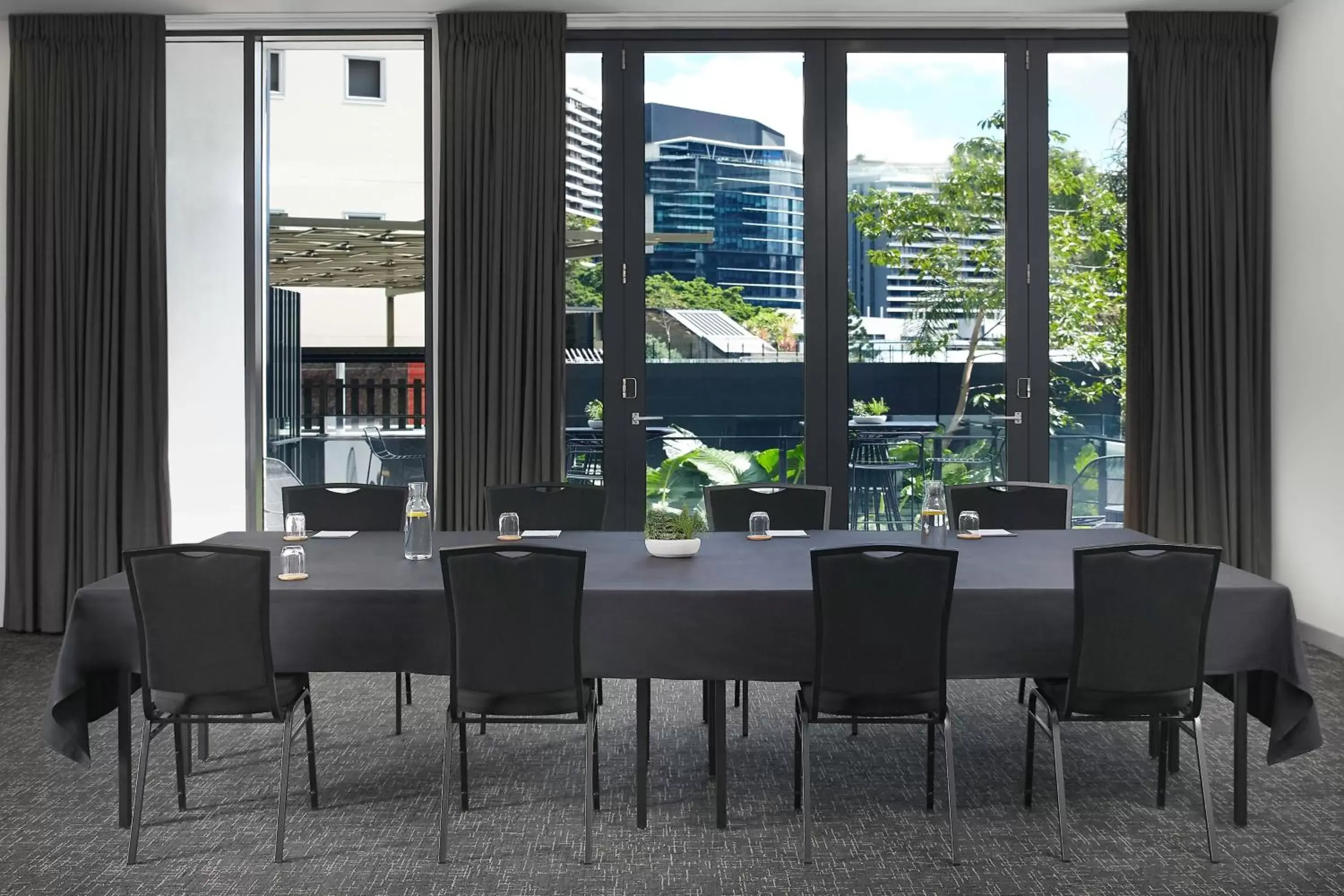 Meeting/conference room in Courtyard by Marriott Brisbane South Bank