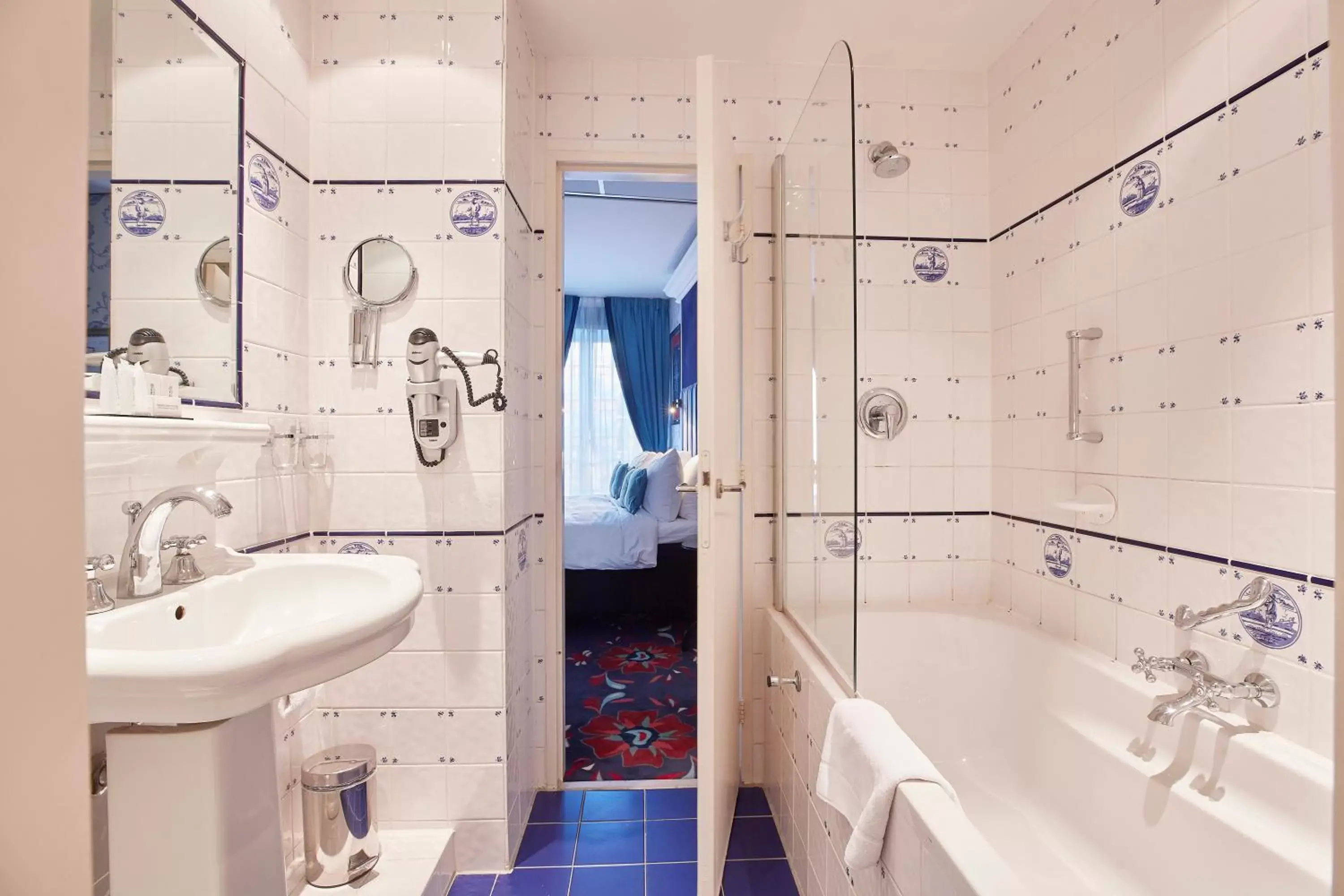 Bathroom in Carlton Ambassador