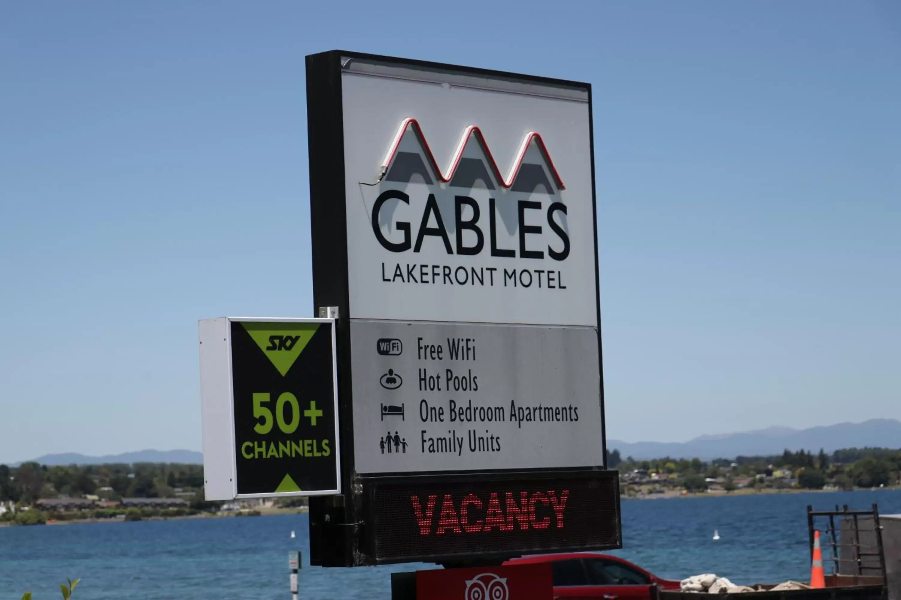 Logo/Certificate/Sign in Gables Lakefront Motel