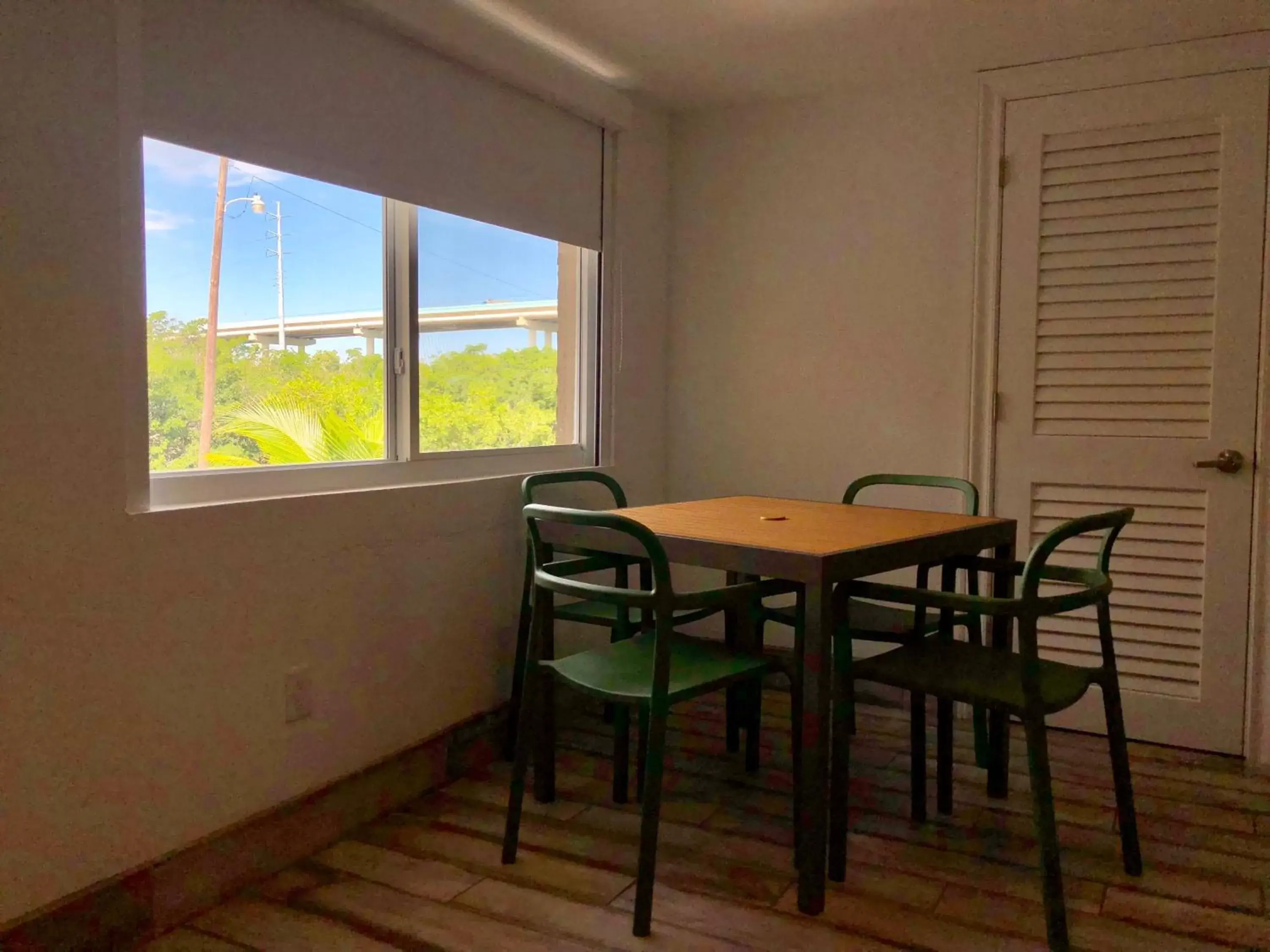 Dining Area in Gilbert's Resort