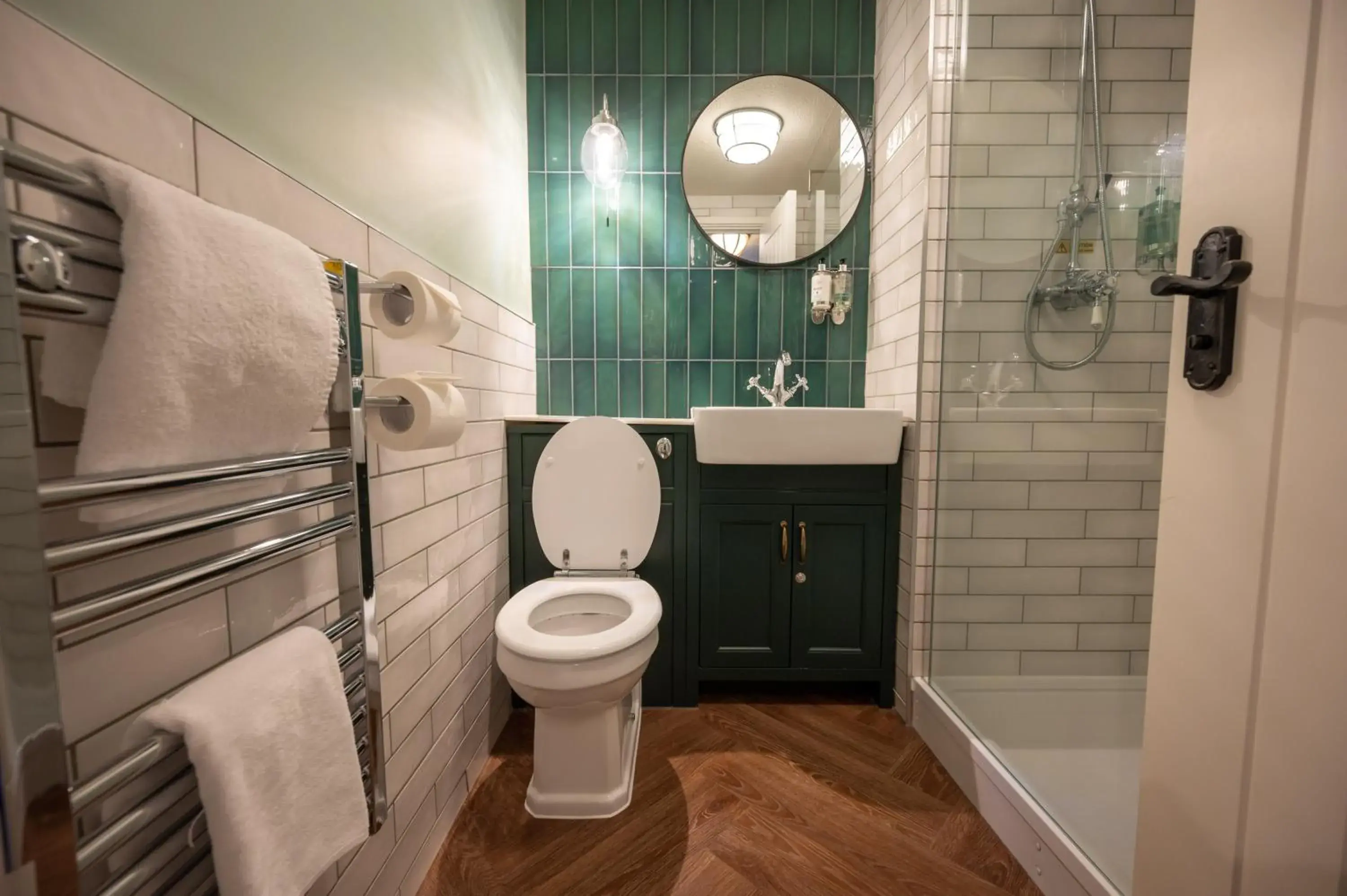 Bathroom in Berkshire Arms by Chef & Brewer Collection