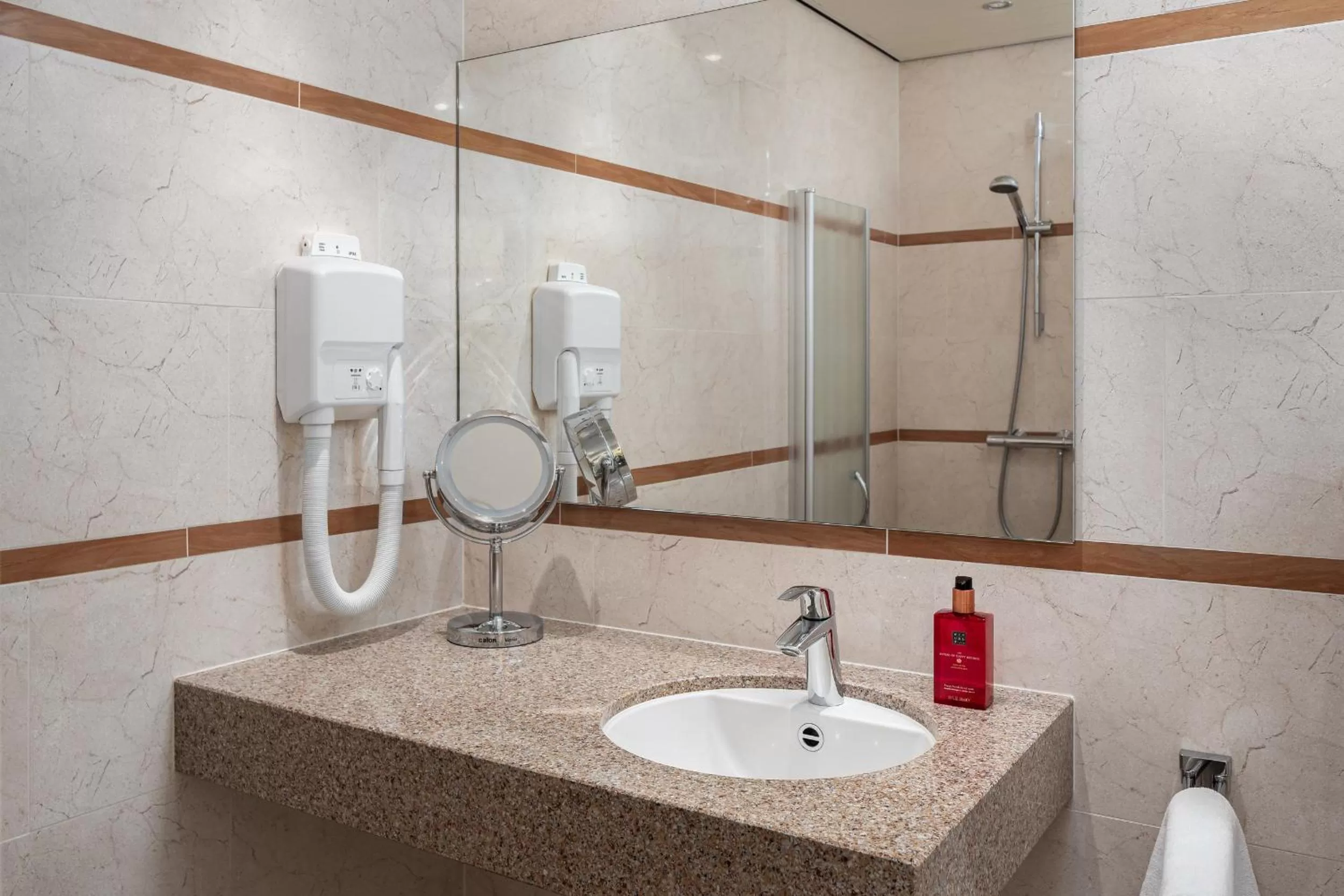 Bathroom in Hotel ter Duyn