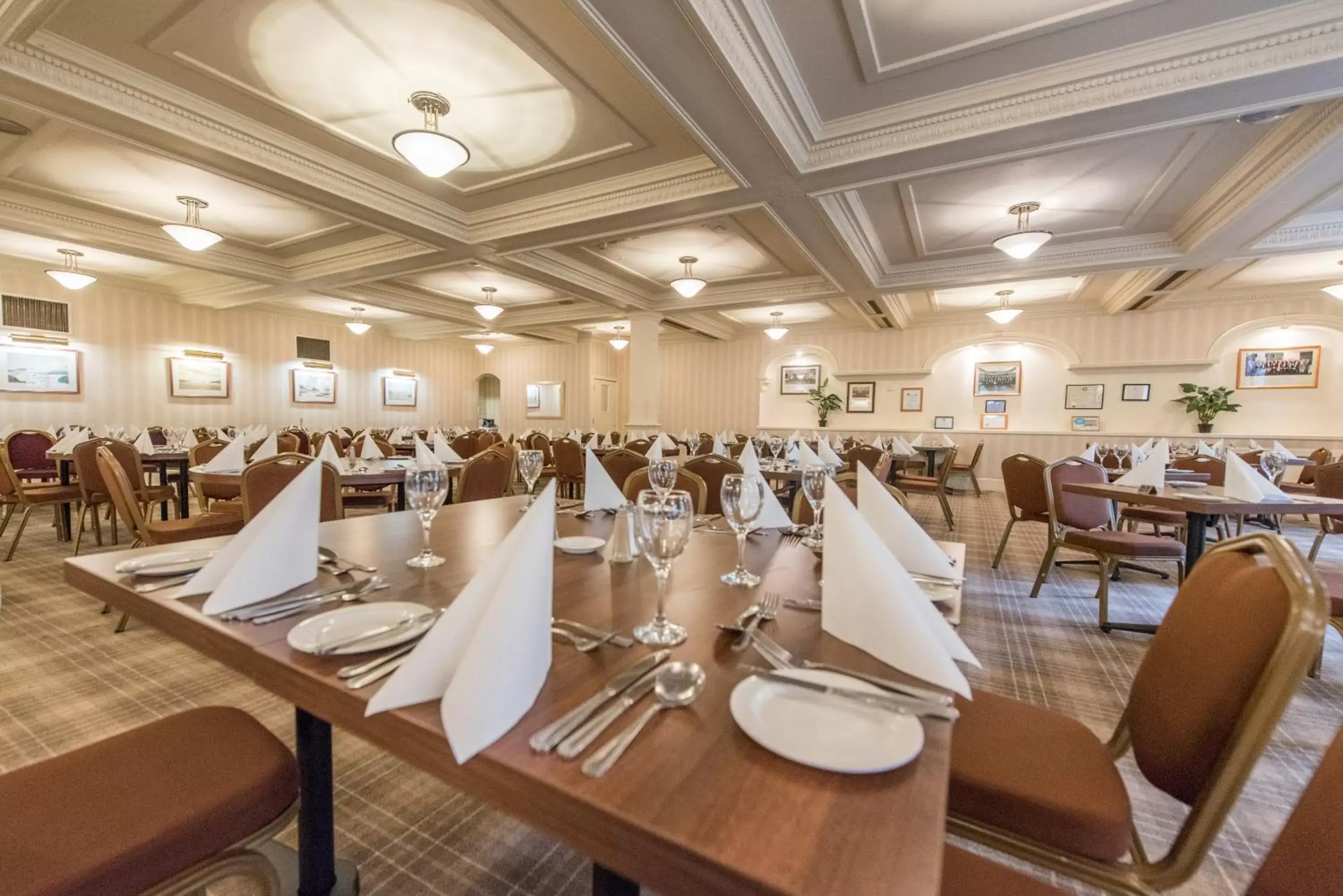 Restaurant/places to eat in Alexandra Hotel Restaurant/places to eat in Alexandra Hotel