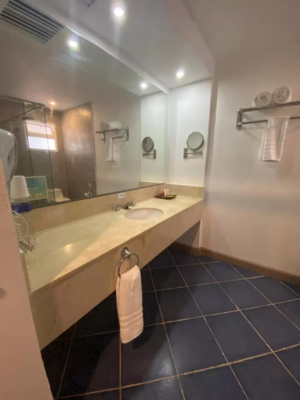 Bathroom in Decameron Isleño - All Inclusive