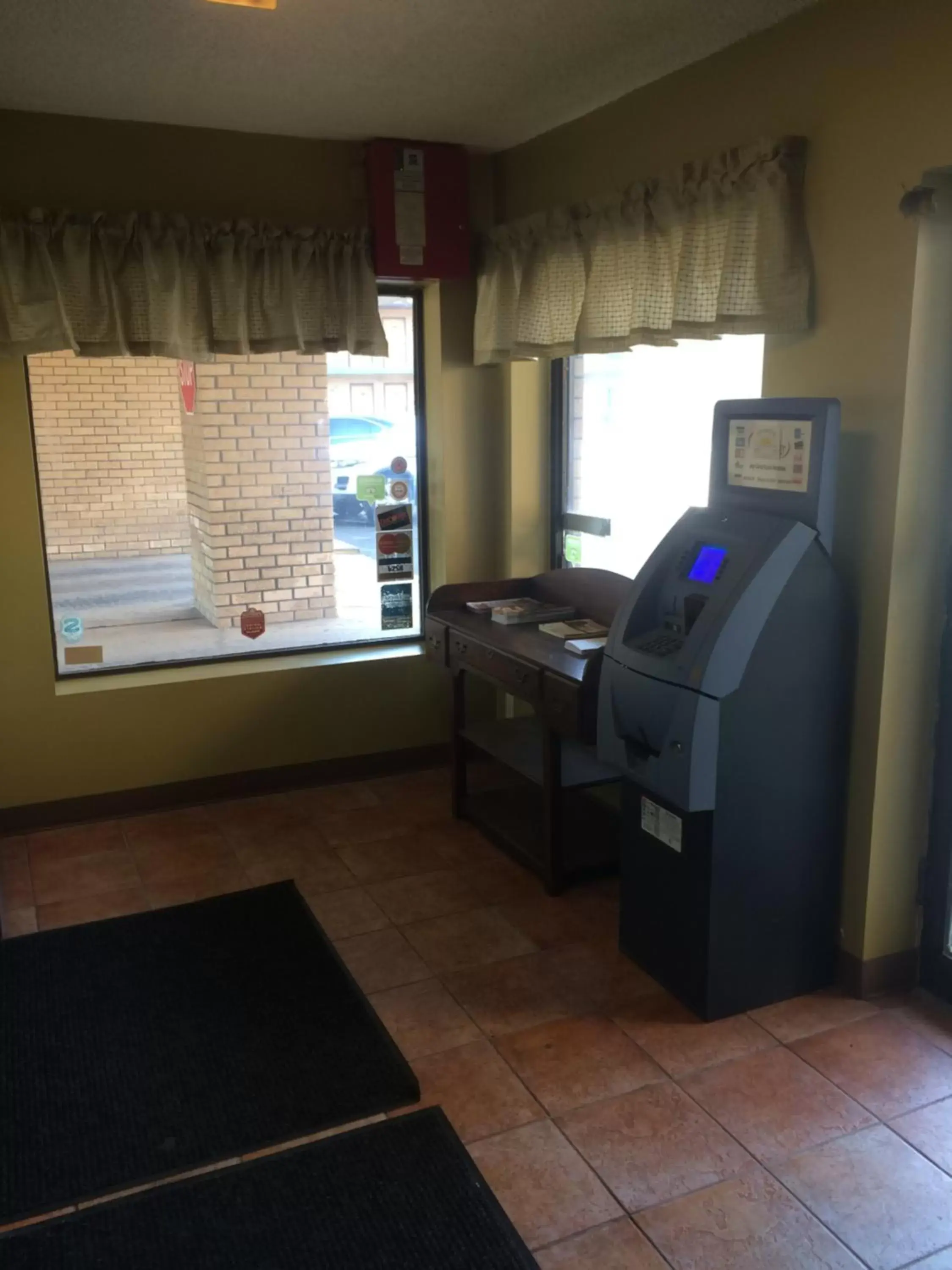 Lobby or reception in Hudson Plaza Motel