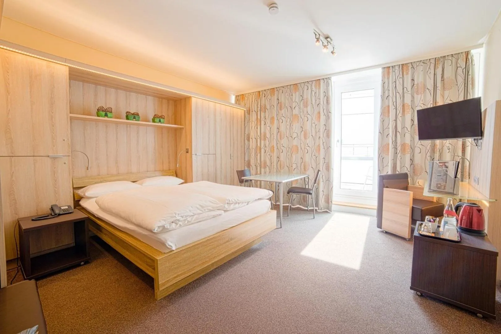 Photo of the whole room, Bed in City Hotel Hannover