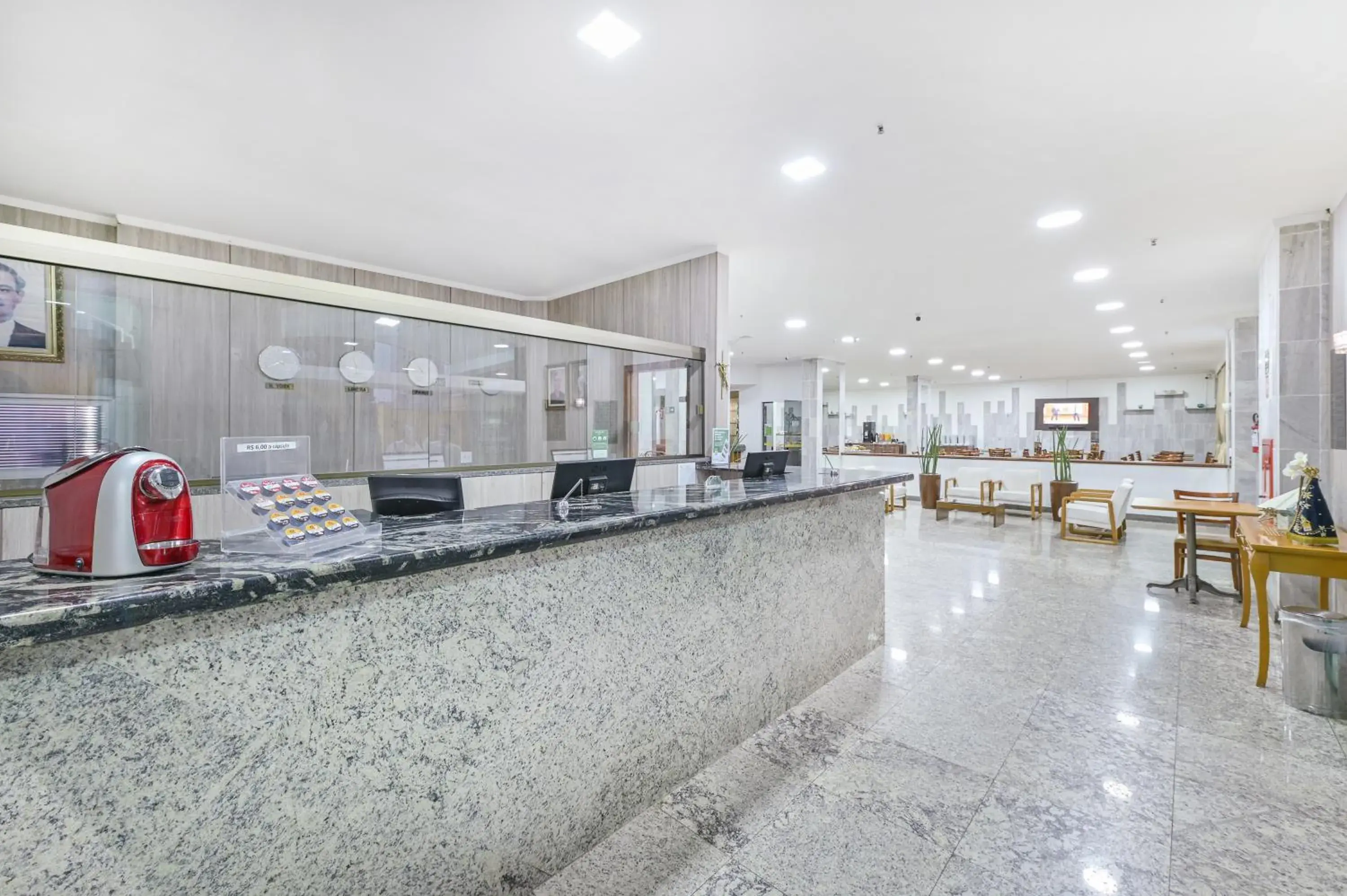 Lobby or reception, Restaurant/Places to Eat in Nacional Inn Limeira