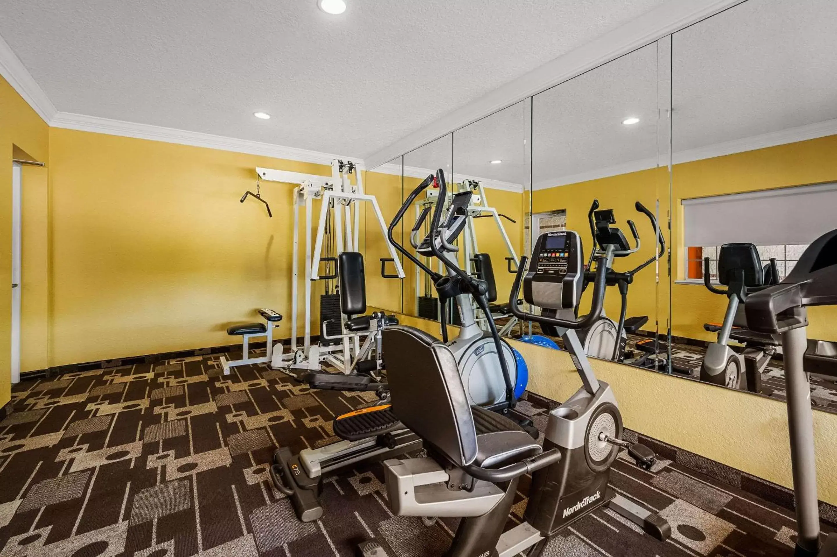 Fitness centre/facilities, Fitness Center/Facilities in Quality Inn & Suites