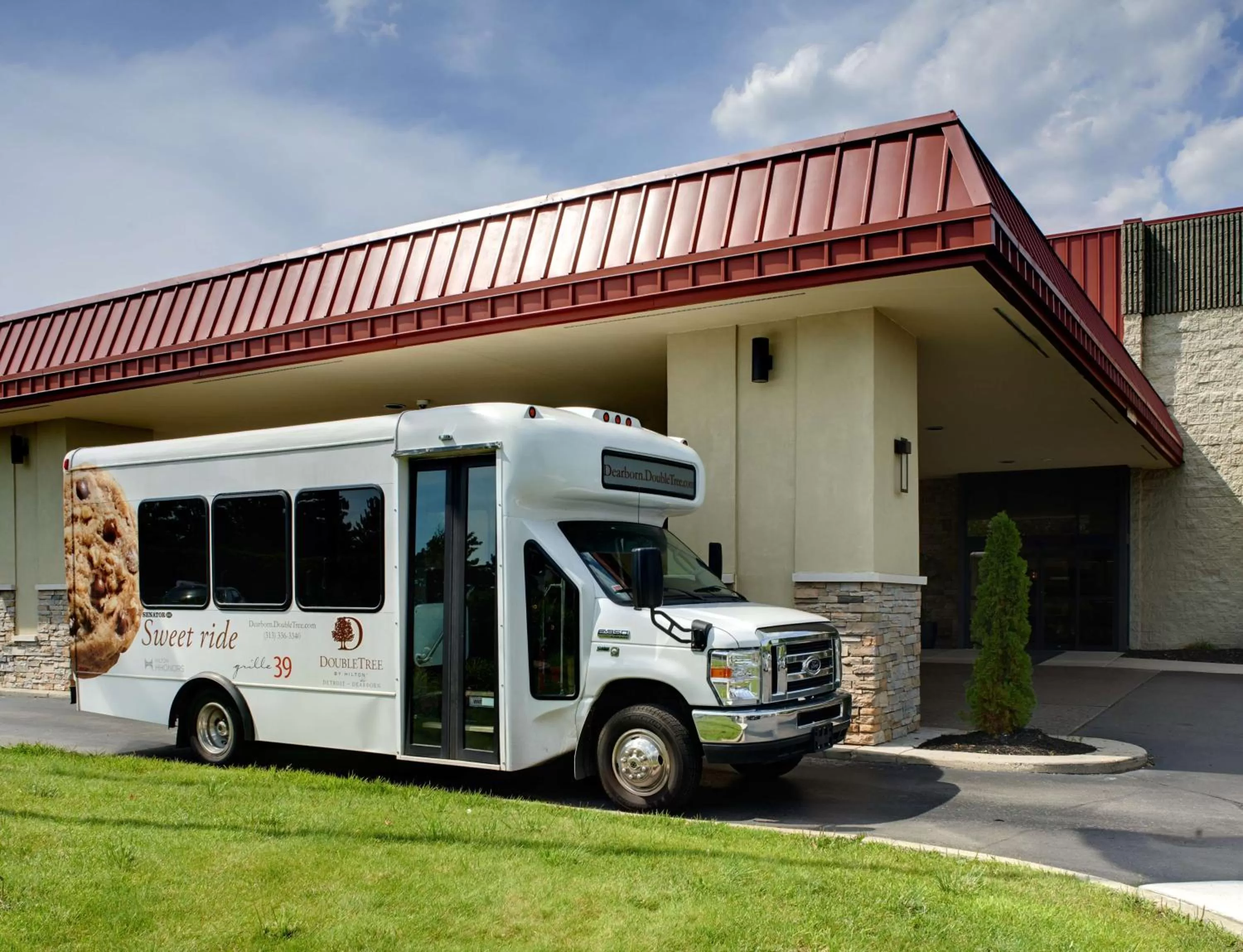 Property building in DoubleTree by Hilton Dearborn