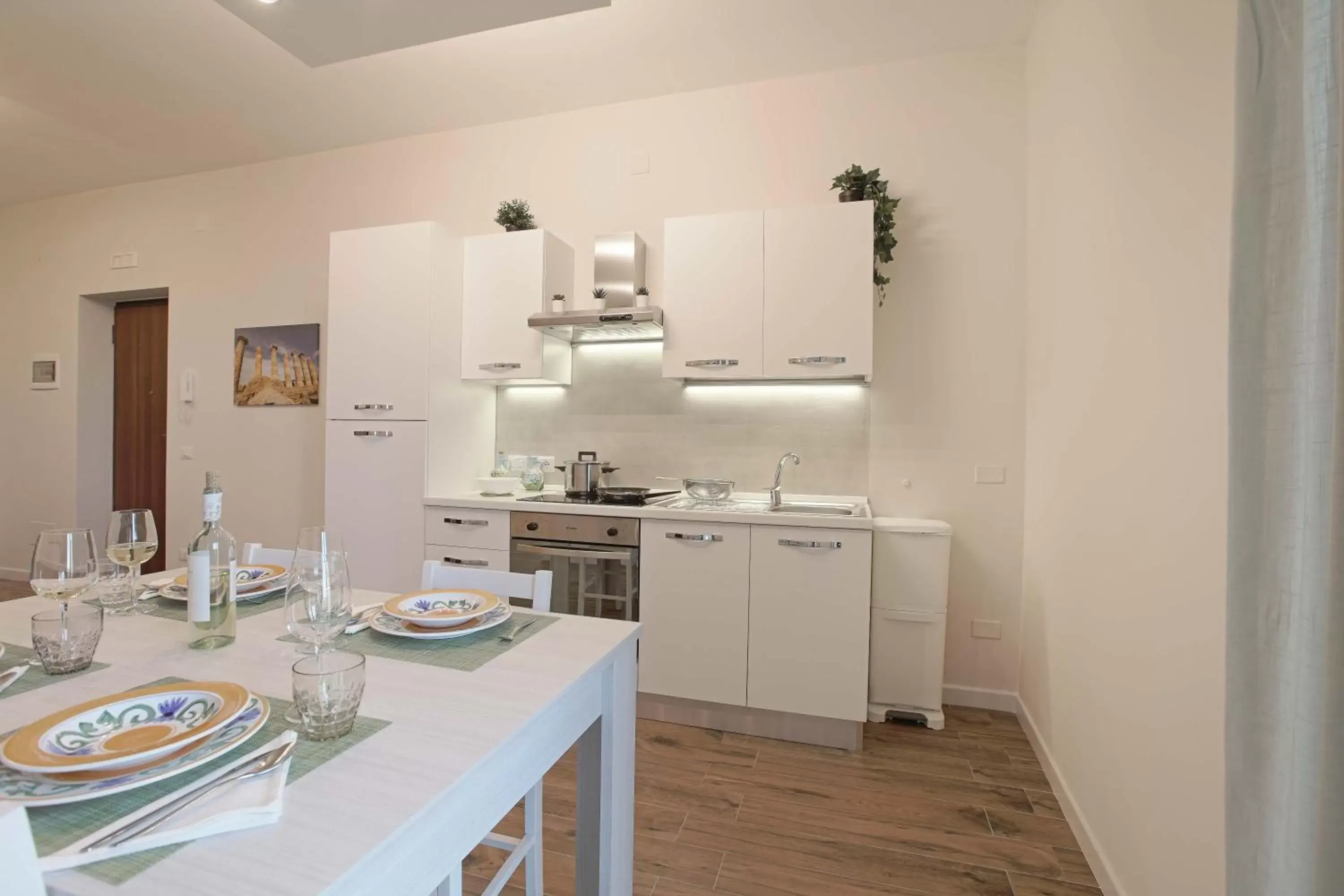 Kitchen or kitchenette, Kitchen/Kitchenette in Esseneto Rooms