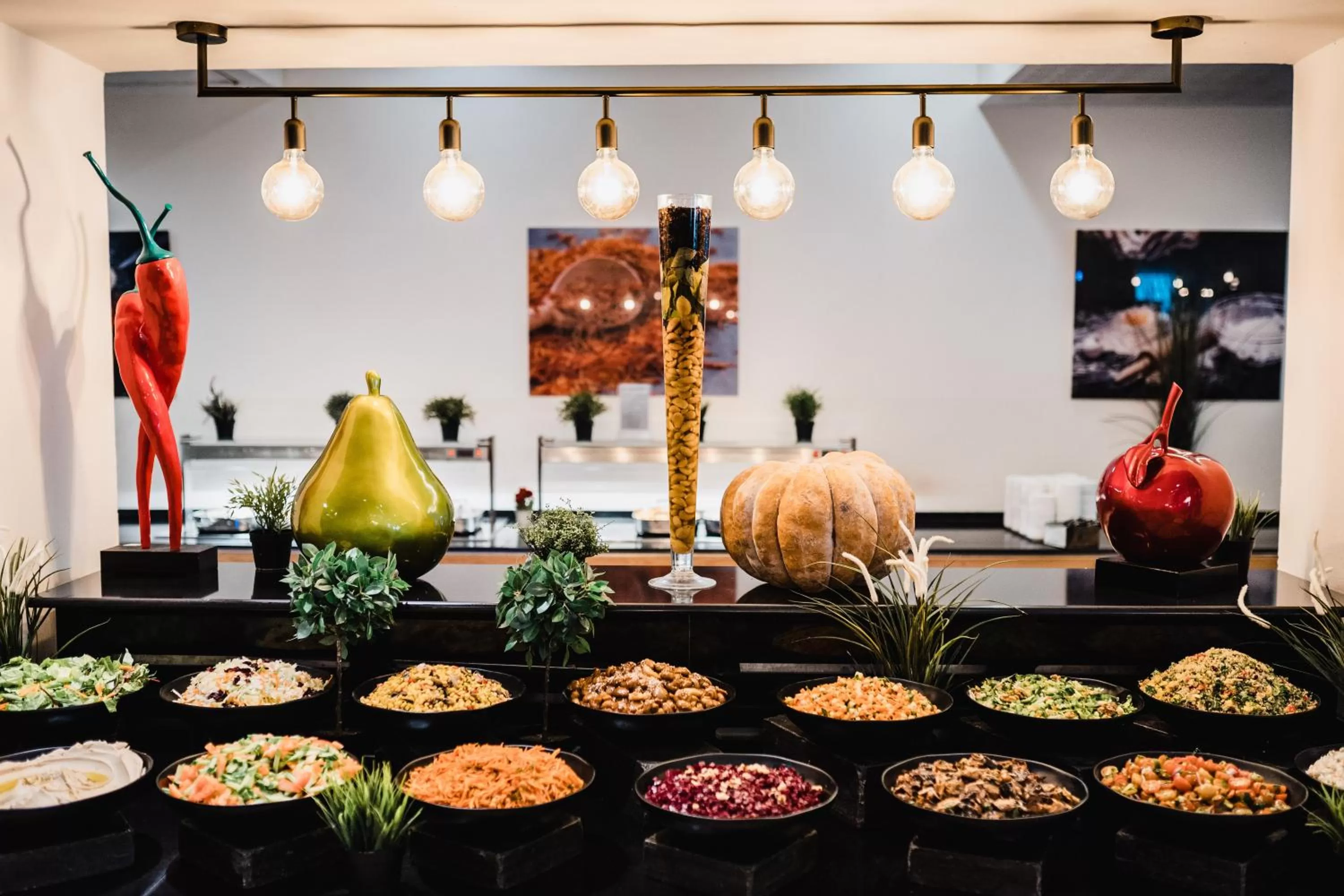 Food and drinks in Ramada Hotel & Suites by Wyndham Netanya