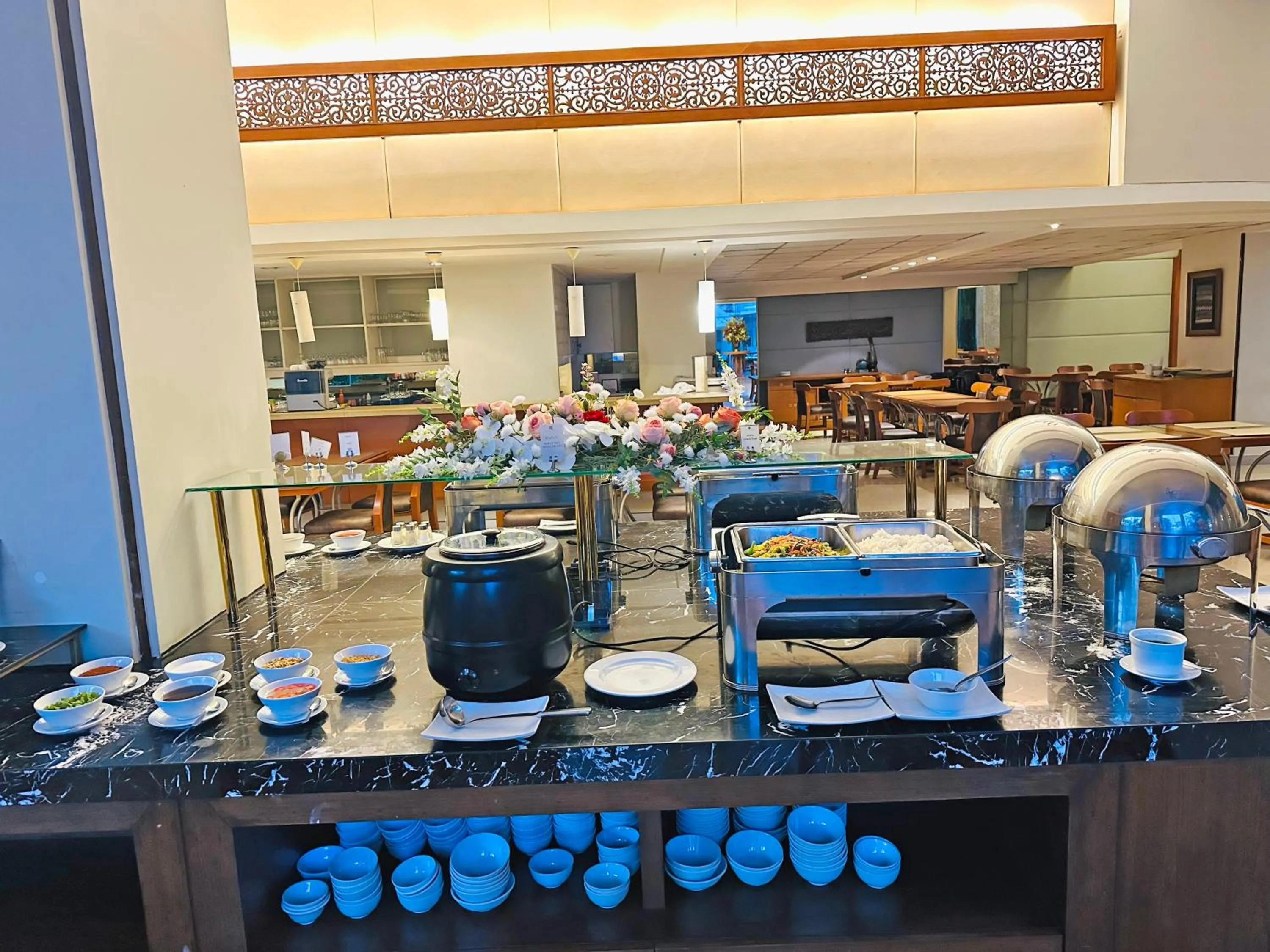 Restaurant/places to eat in Lanna Palace 2004