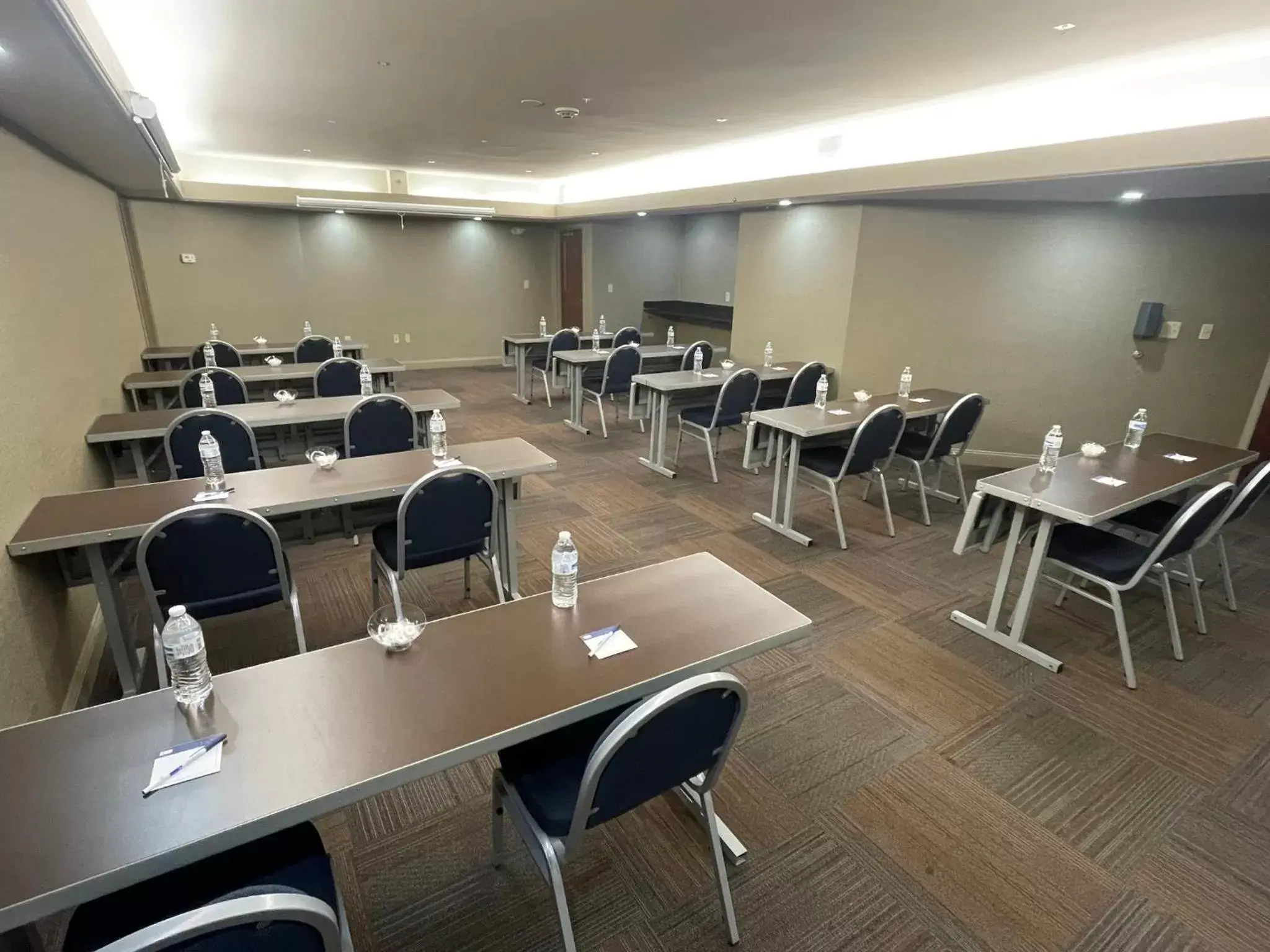 Meeting/conference room in Holiday Inn Express Cleveland Downtown, an IHG Hotel