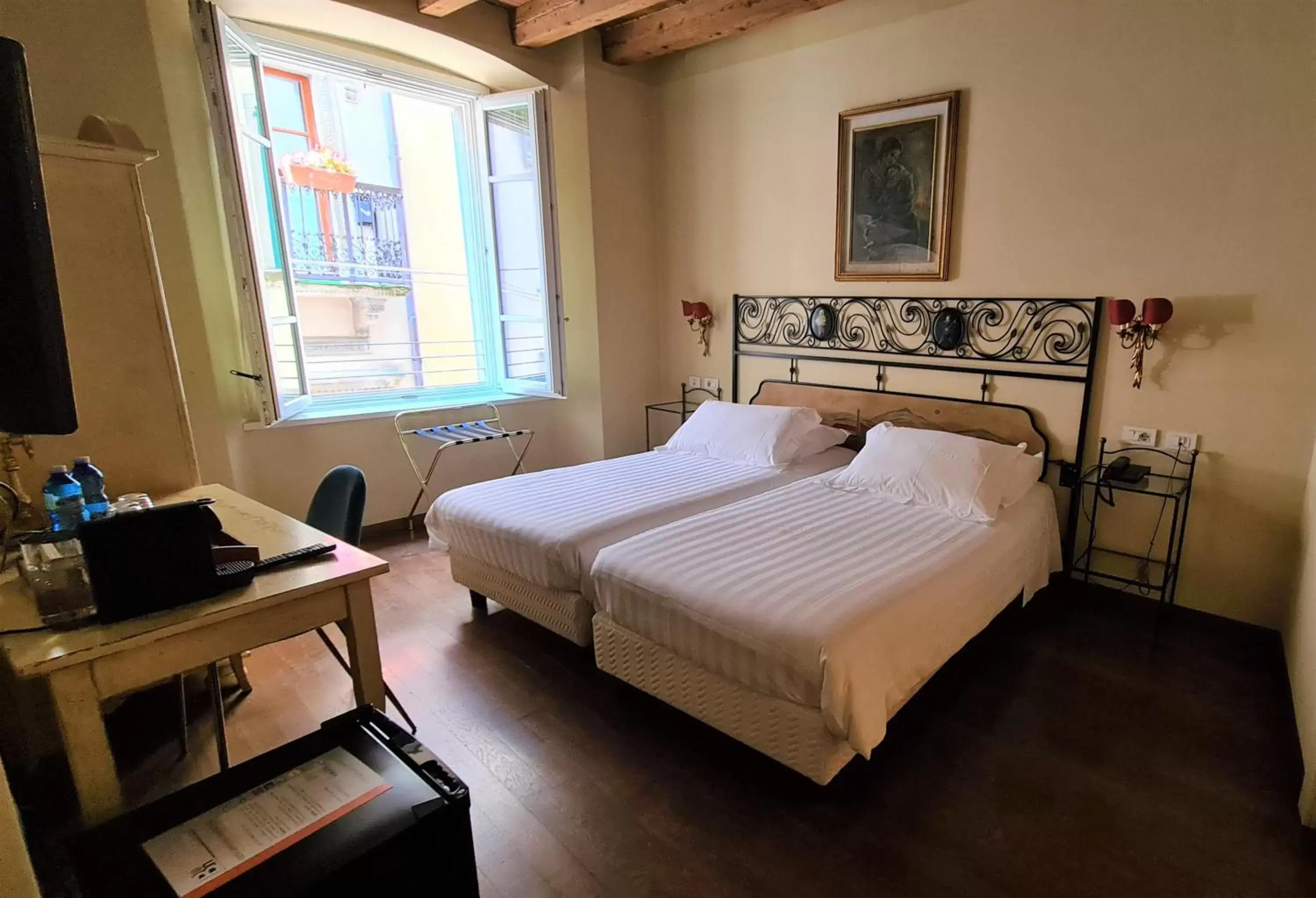 Bedroom, Bed in Hotel Piazza Vecchia