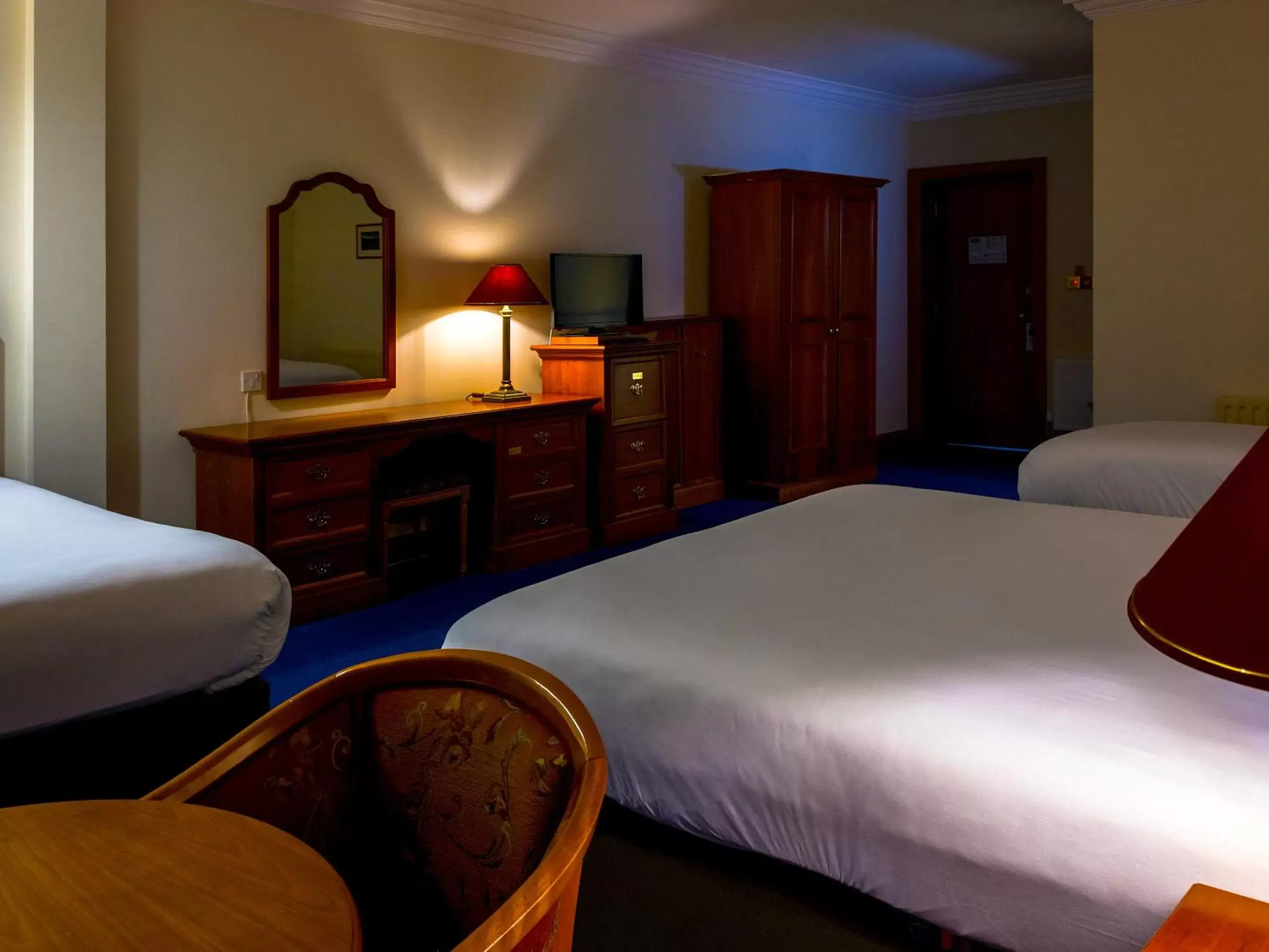 Bedroom, Bed in Lady Gregory Hotel, Leisure Club & Beauty Rooms