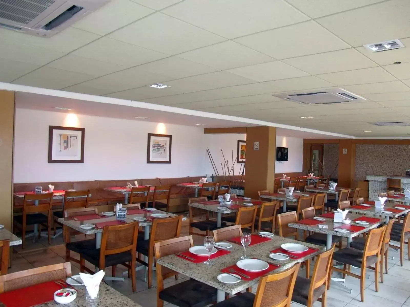 Restaurant/places to eat in Catussaba Business Hotel Restaurant/places to eat in Catussaba Business Hotel