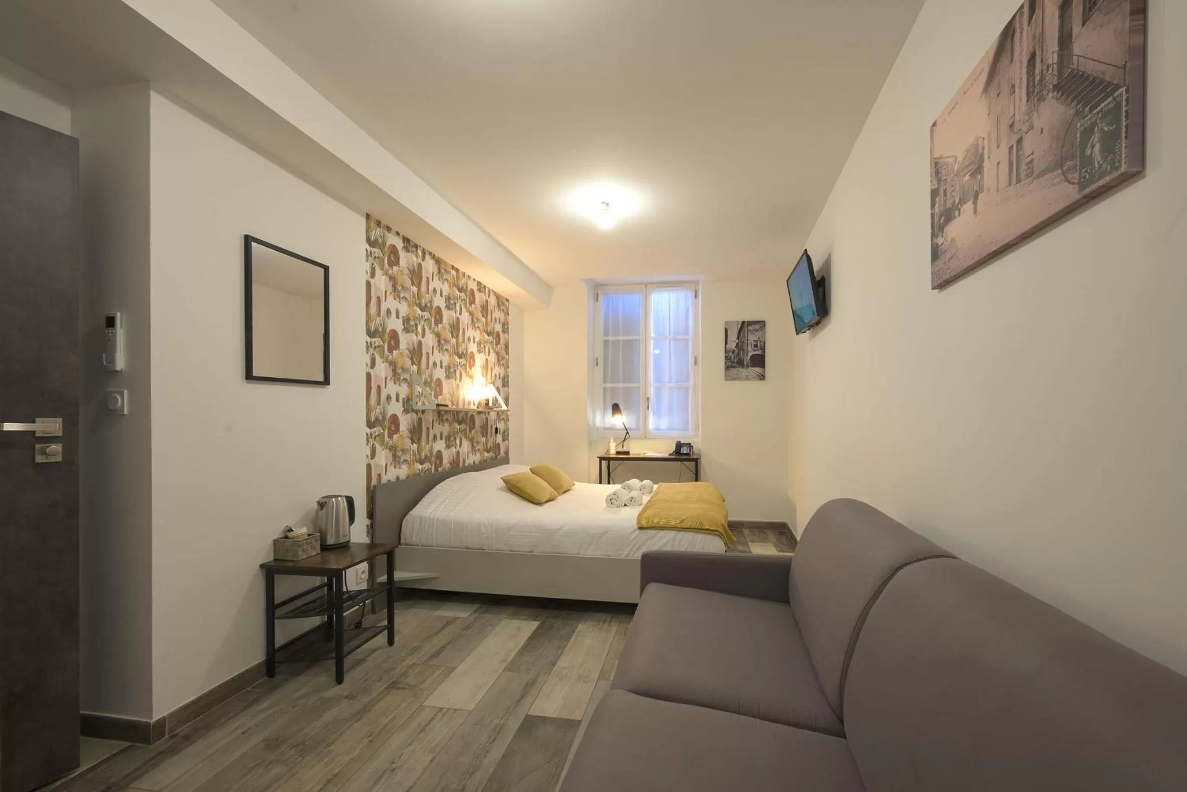 Bed in Hotel De La Croisée